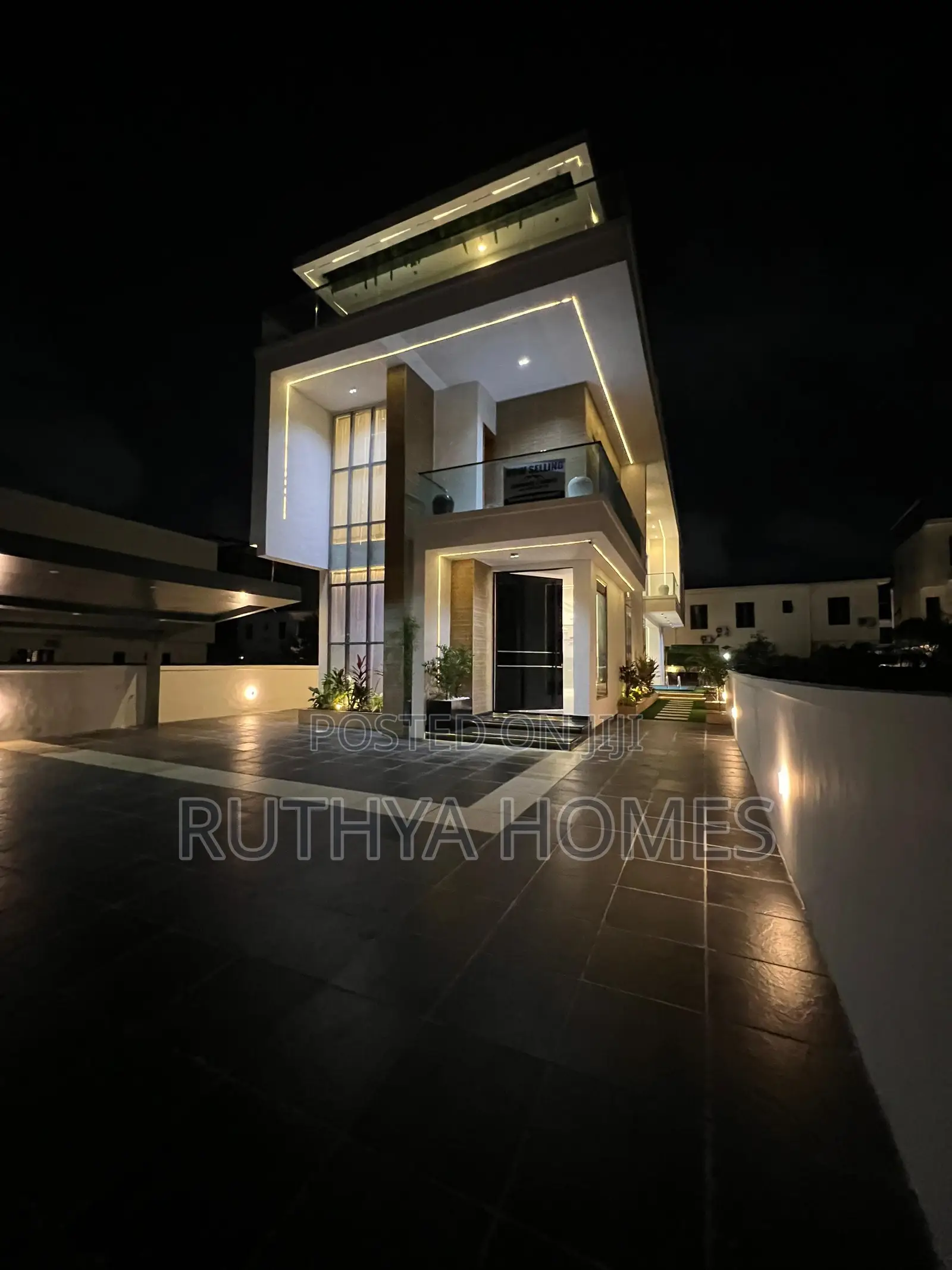 5bdrm Duplex in Osapa London for sale in Osapa london