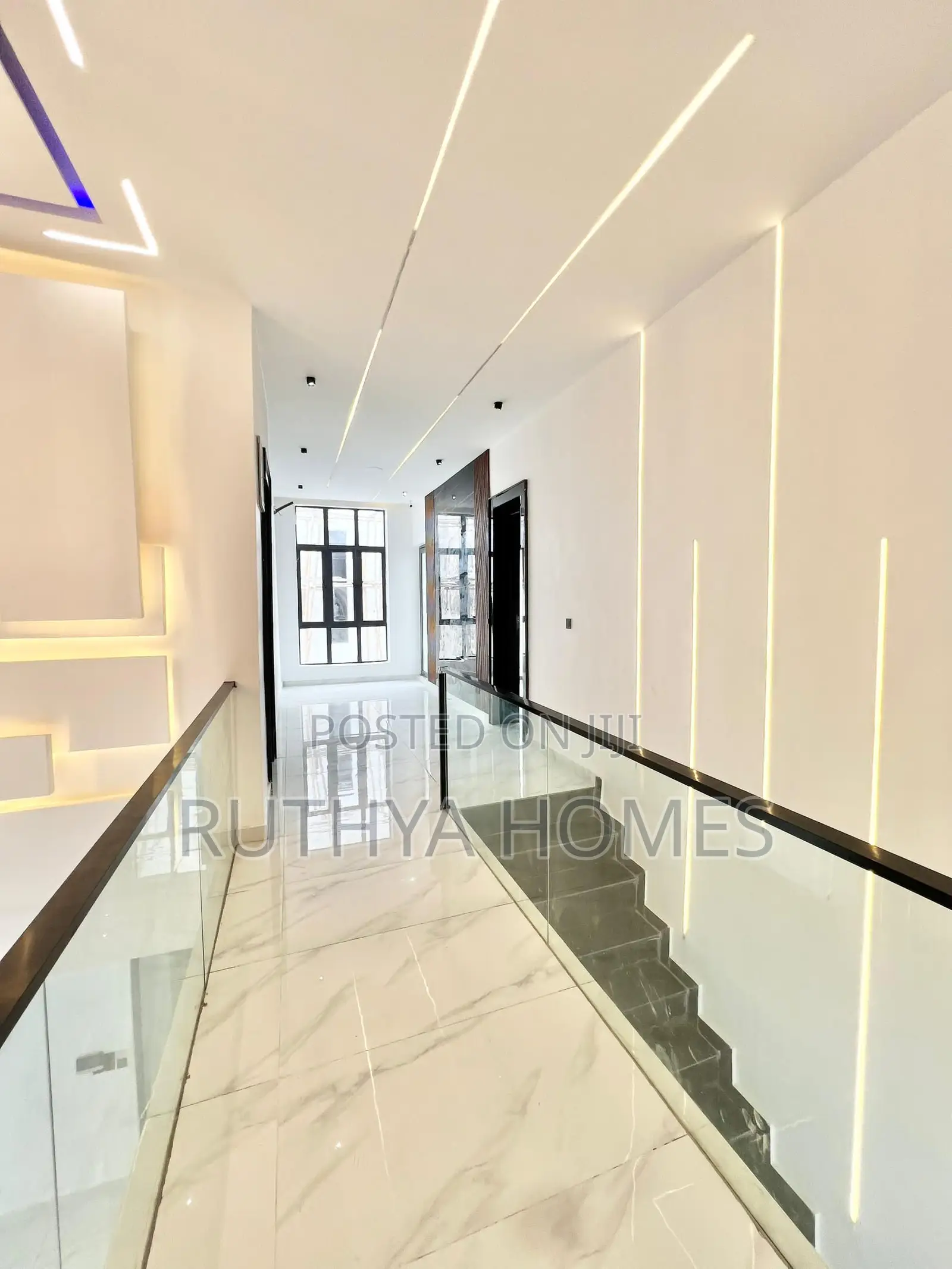 5bdrm Duplex in Chevron for sale in Chevron