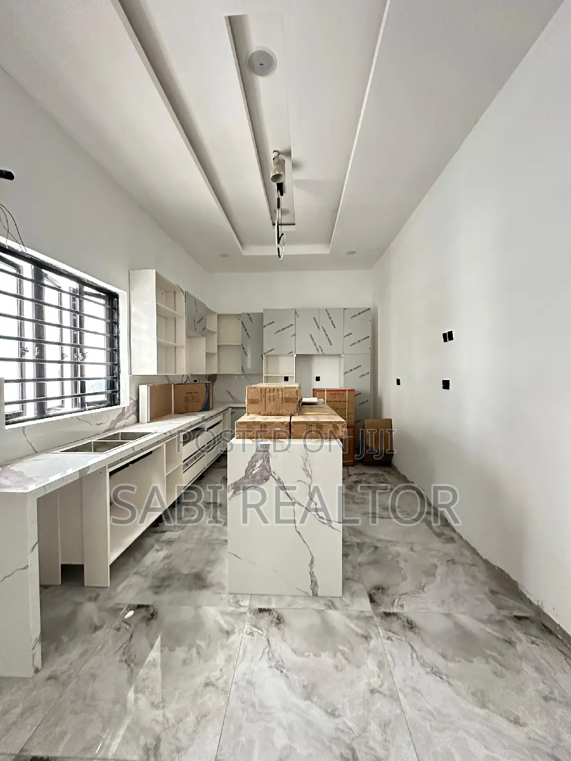 Furnished 5bdrm Duplex in Osapa for sale in Osapa london