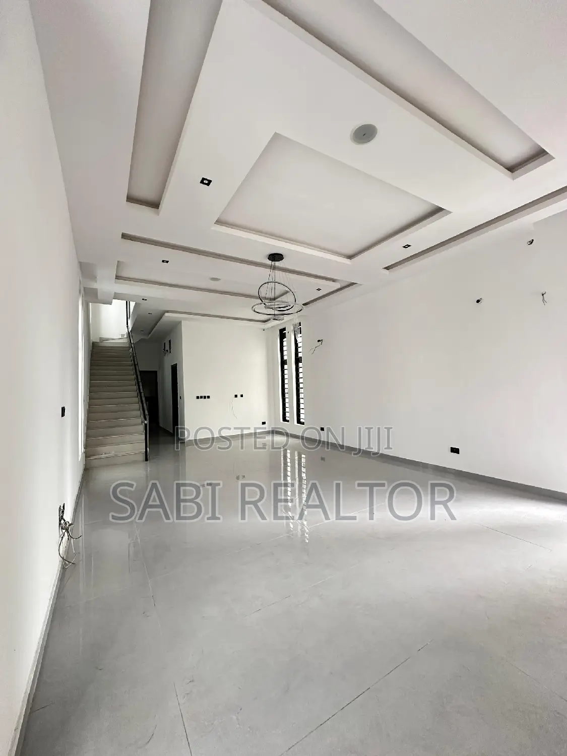 Furnished 5bdrm Duplex in Osapa for sale in Osapa london