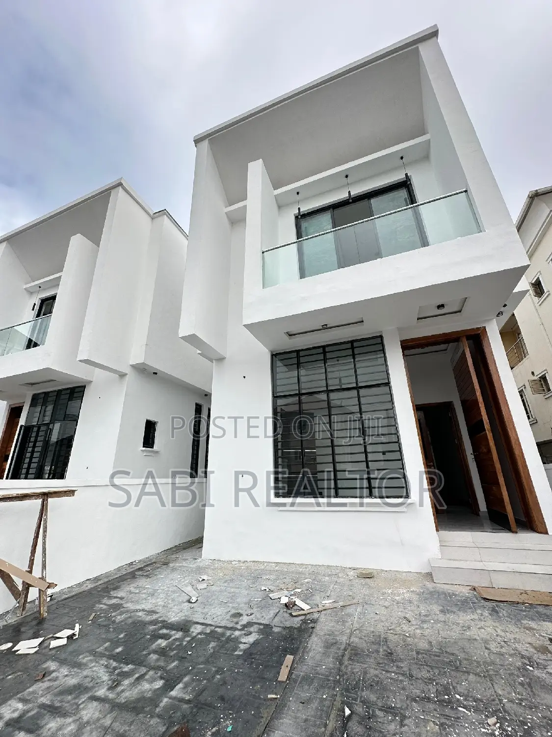 Furnished 5bdrm Duplex in Osapa for sale in Osapa london