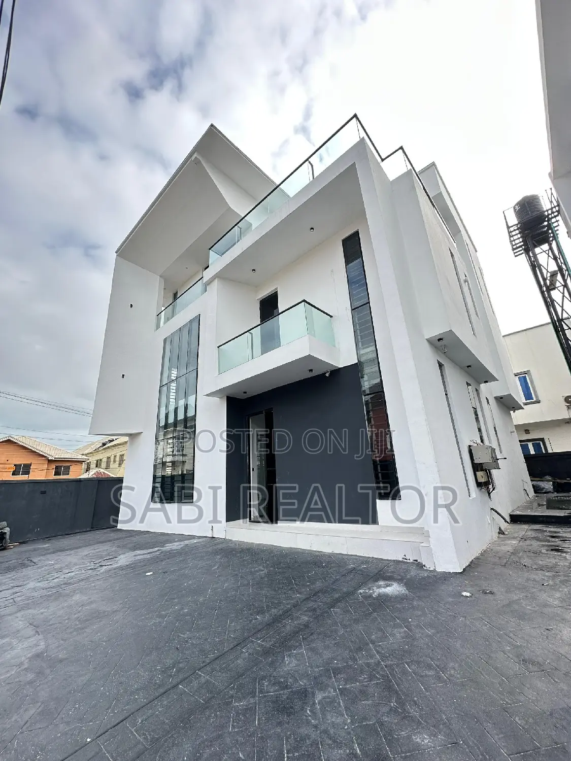 Furnished 5bdrm Duplex in Osapa for sale in Osapa london