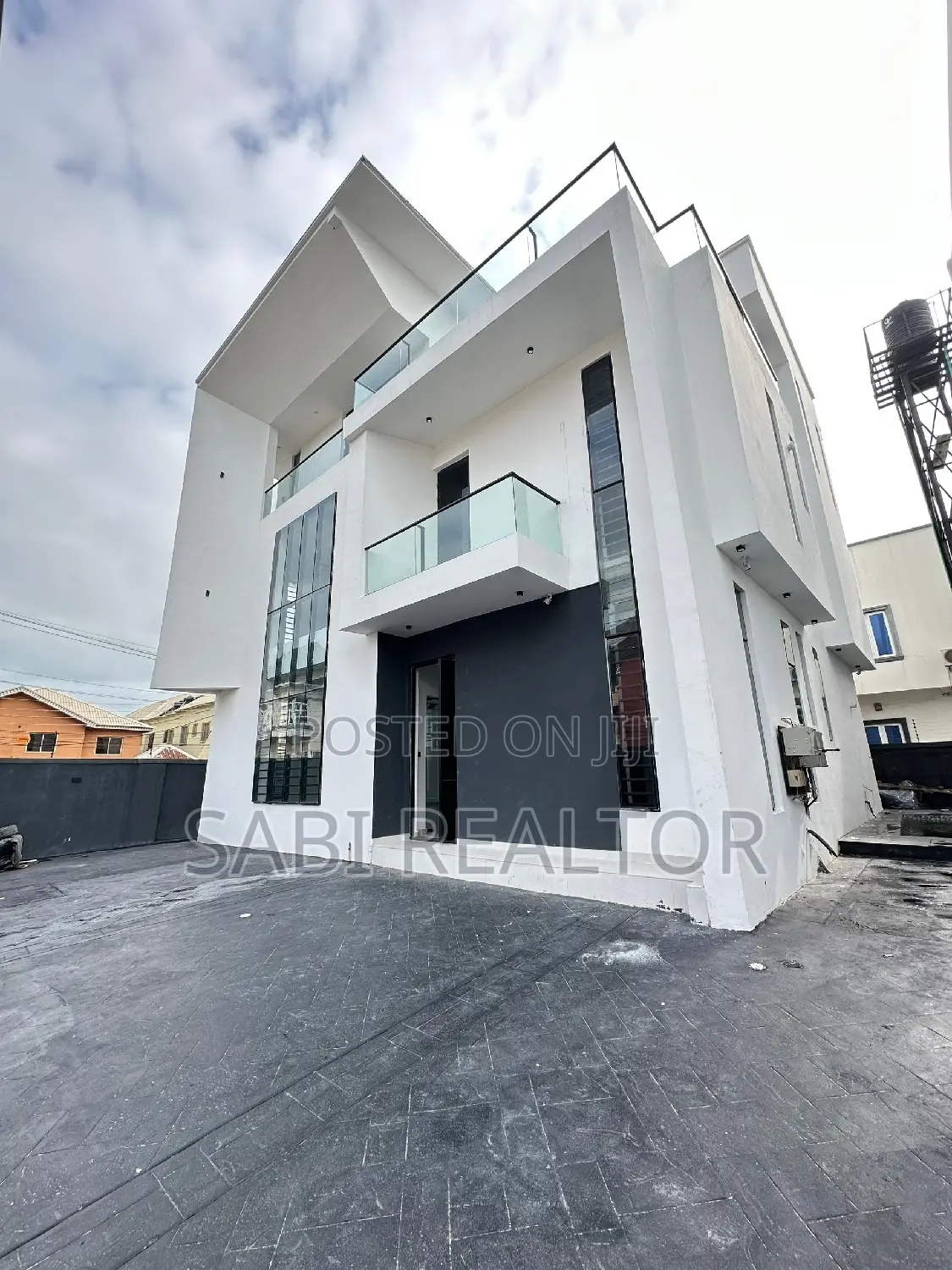 Furnished 5bdrm Duplex in Osapa for sale in Osapa london