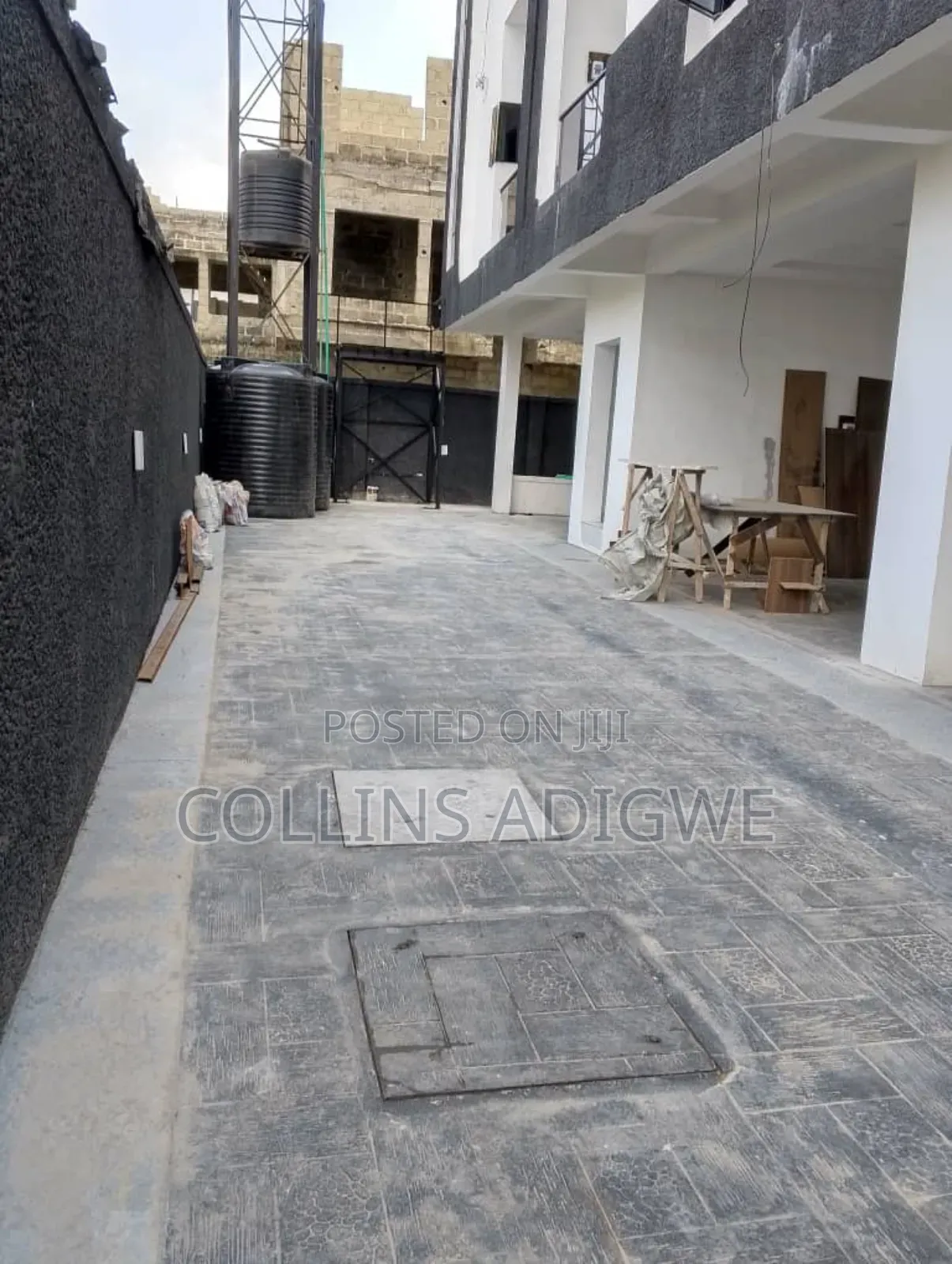 1bdrm Apartment in Orchid Road, Chevron for sale in Chevron