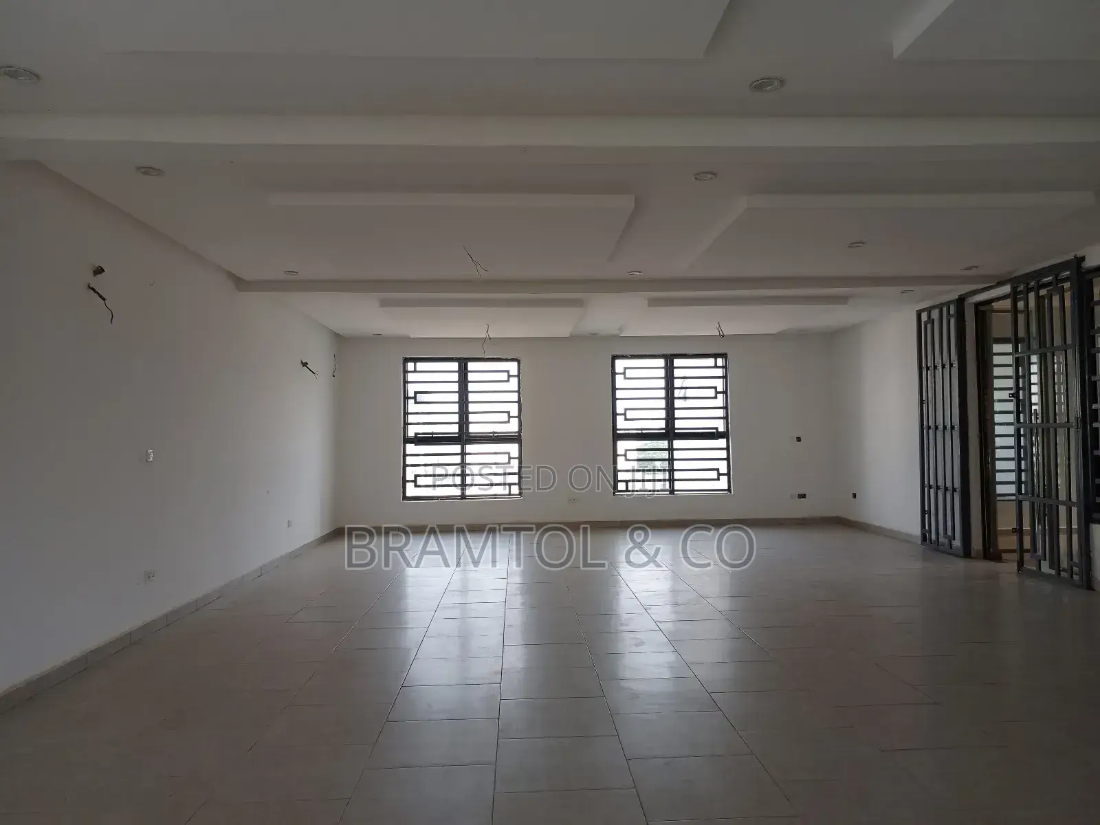 Office / Shop /Business Space in a New Plaza Jahi Gilmor in Jahi