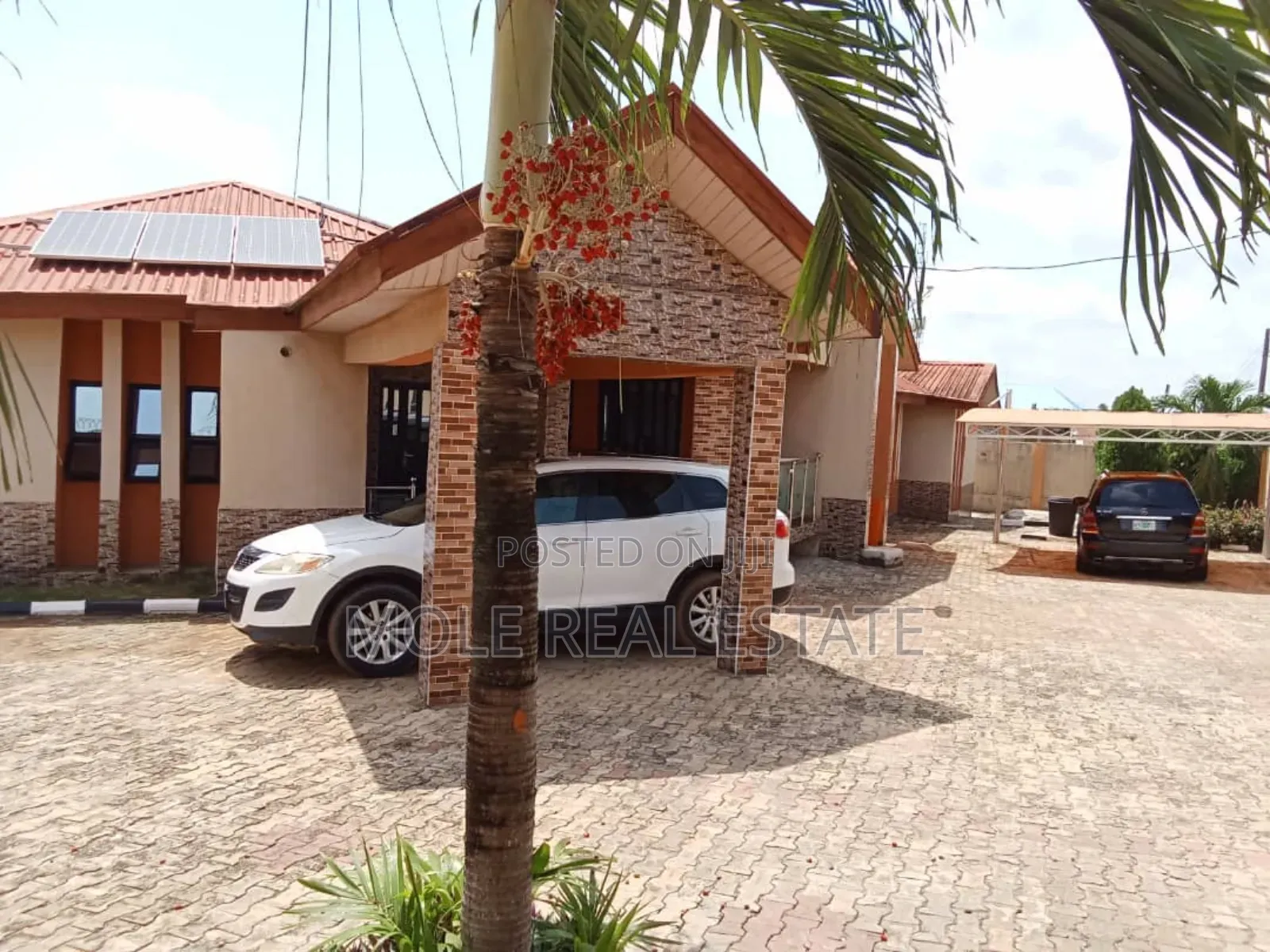 Furnished 6bdrm Bungalow in Abaranje for sale in Abaranje