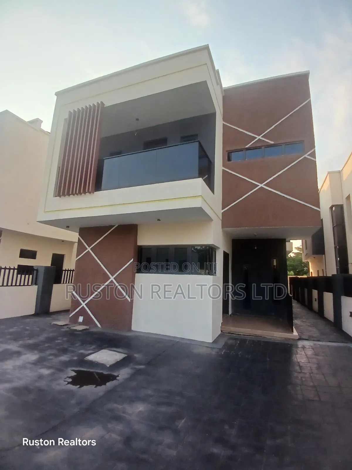 5bdrm Duplex in Ibadan for sale in Ibadan
