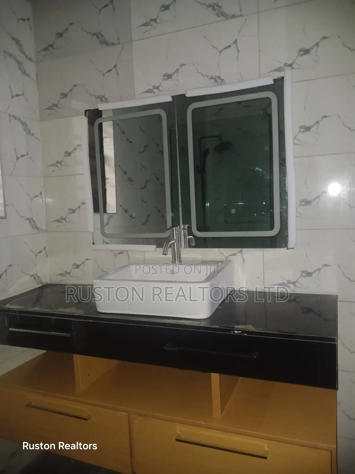 5bdrm Duplex in Ibadan for sale in Ibadan