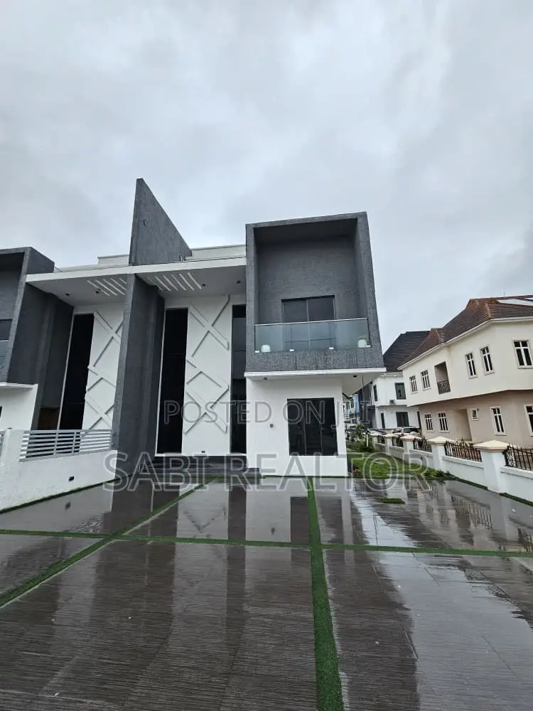 Furnished 5bdrm Duplex in Osapa for sale in Osapa london