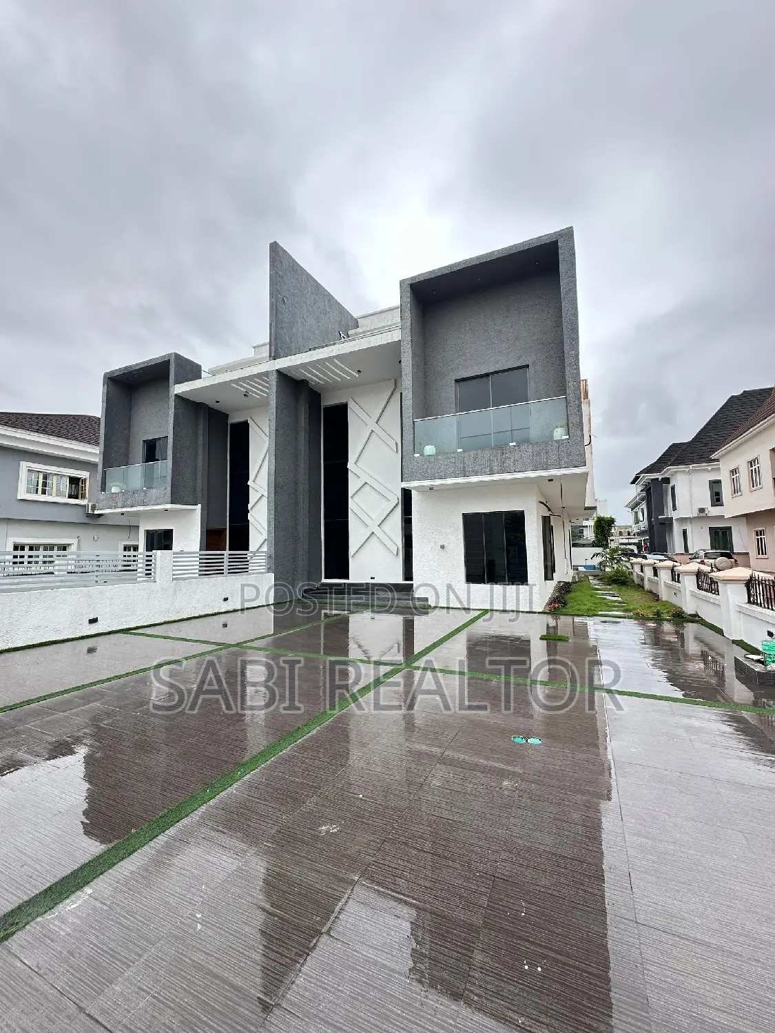 Furnished 5bdrm Duplex in Osapa for sale in Osapa london