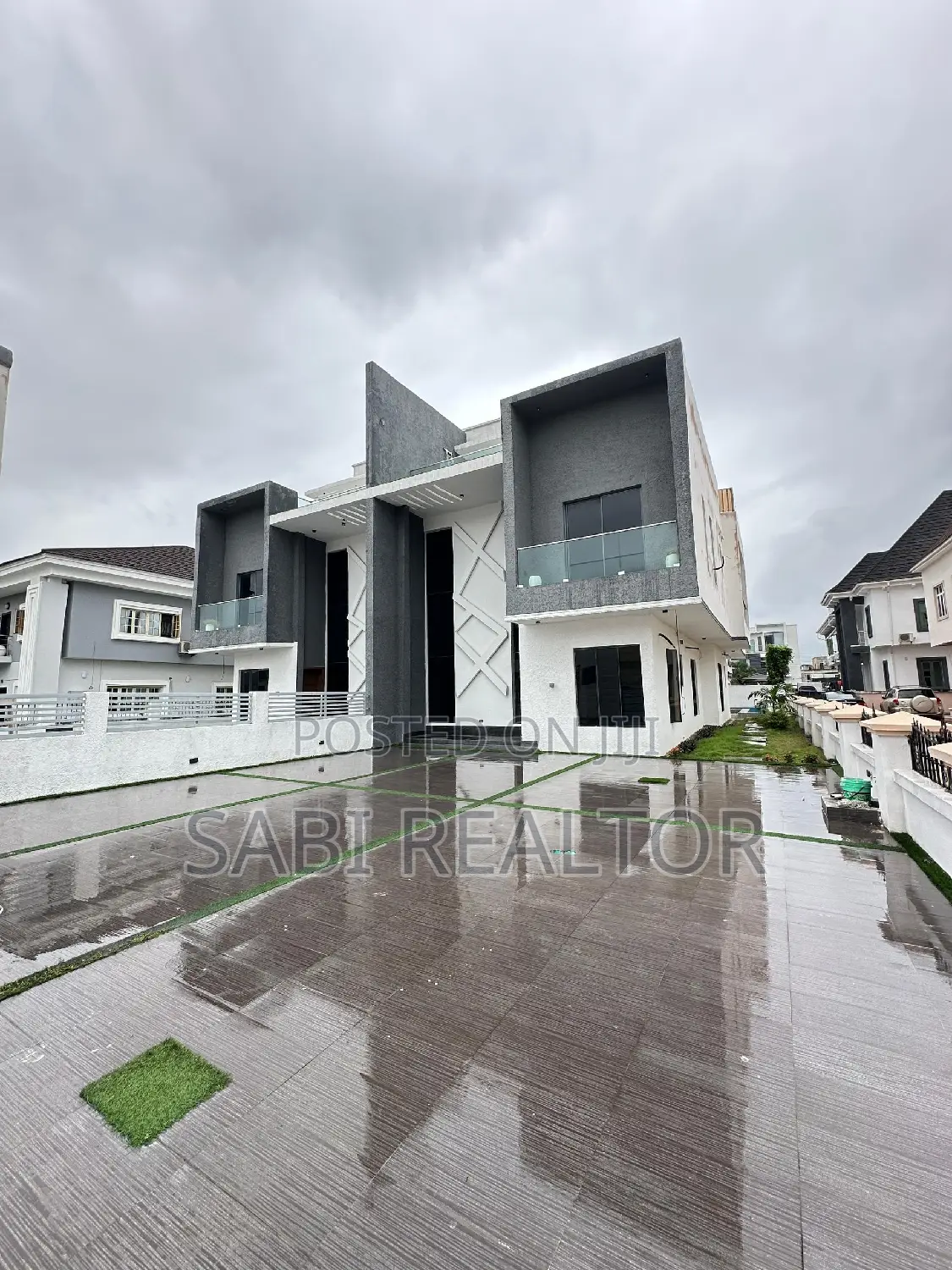 Furnished 5bdrm Duplex in Osapa for sale in Osapa london