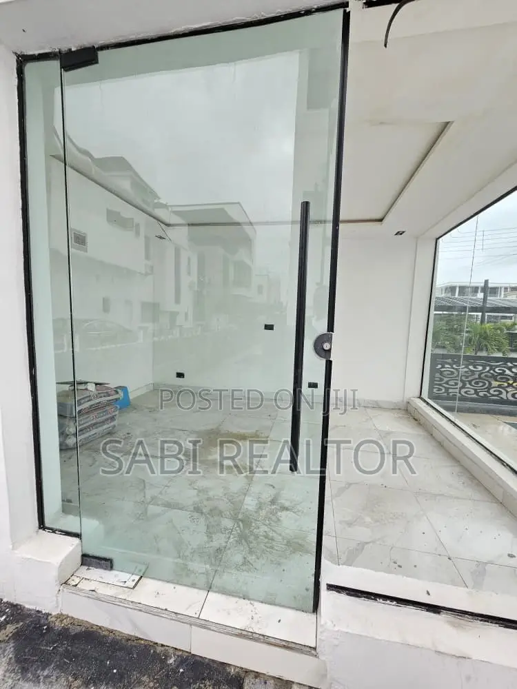 Furnished 5bdrm Duplex in Osapa for sale in Osapa london