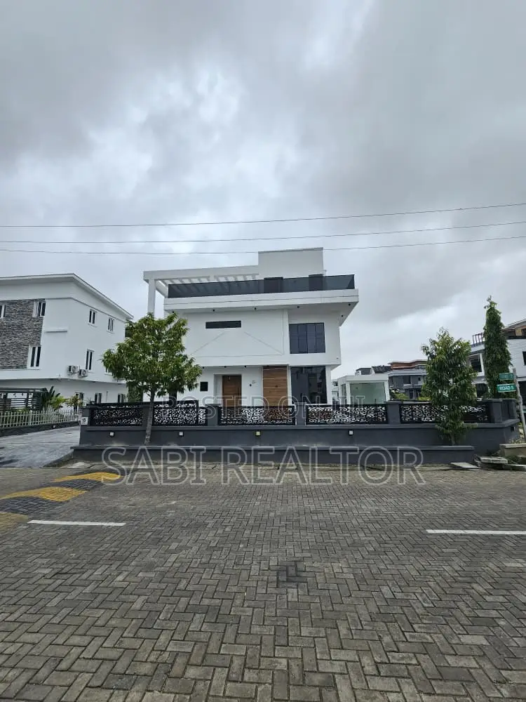 Furnished 5bdrm Duplex in Osapa for sale in Osapa london