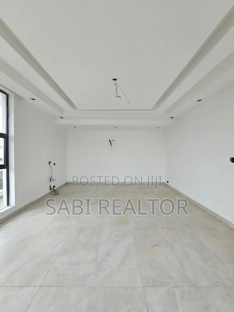 Furnished 5bdrm Duplex in Osapa for sale in Osapa london