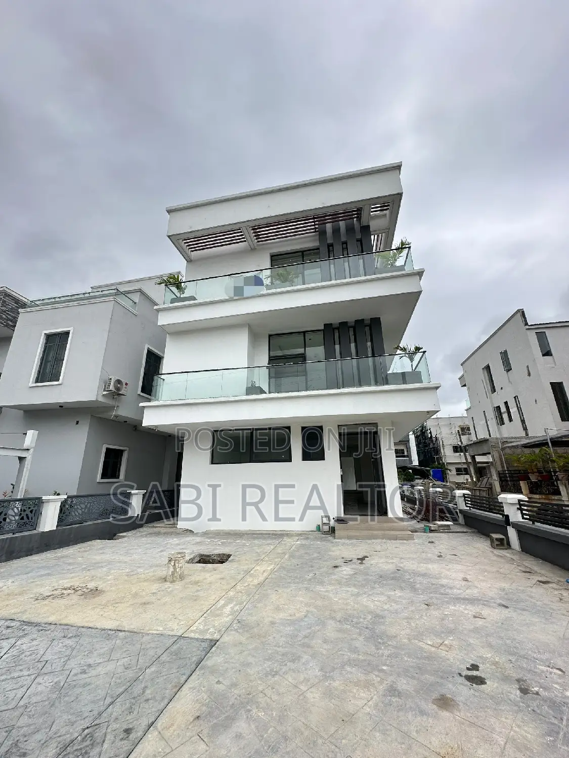 Furnished 5bdrm Duplex in Osapa for sale in Osapa london