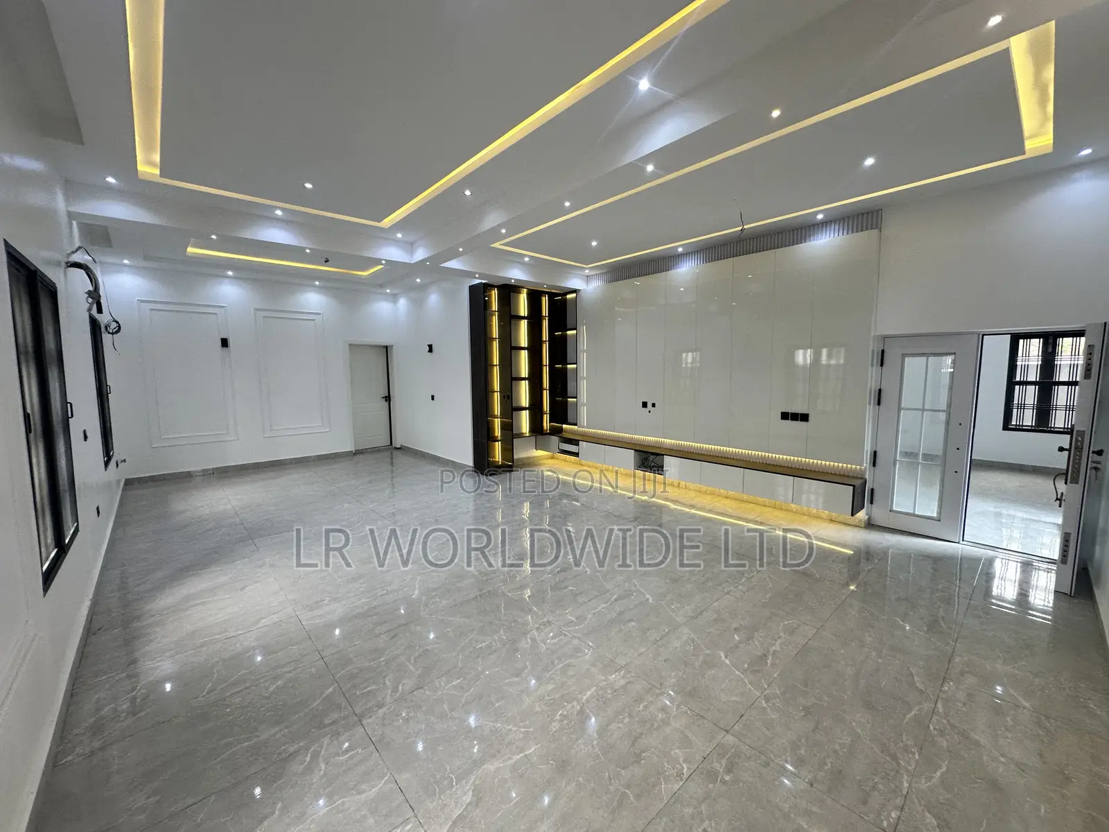4bdrm Mansion in Lugbe District for sale in Lugbe District