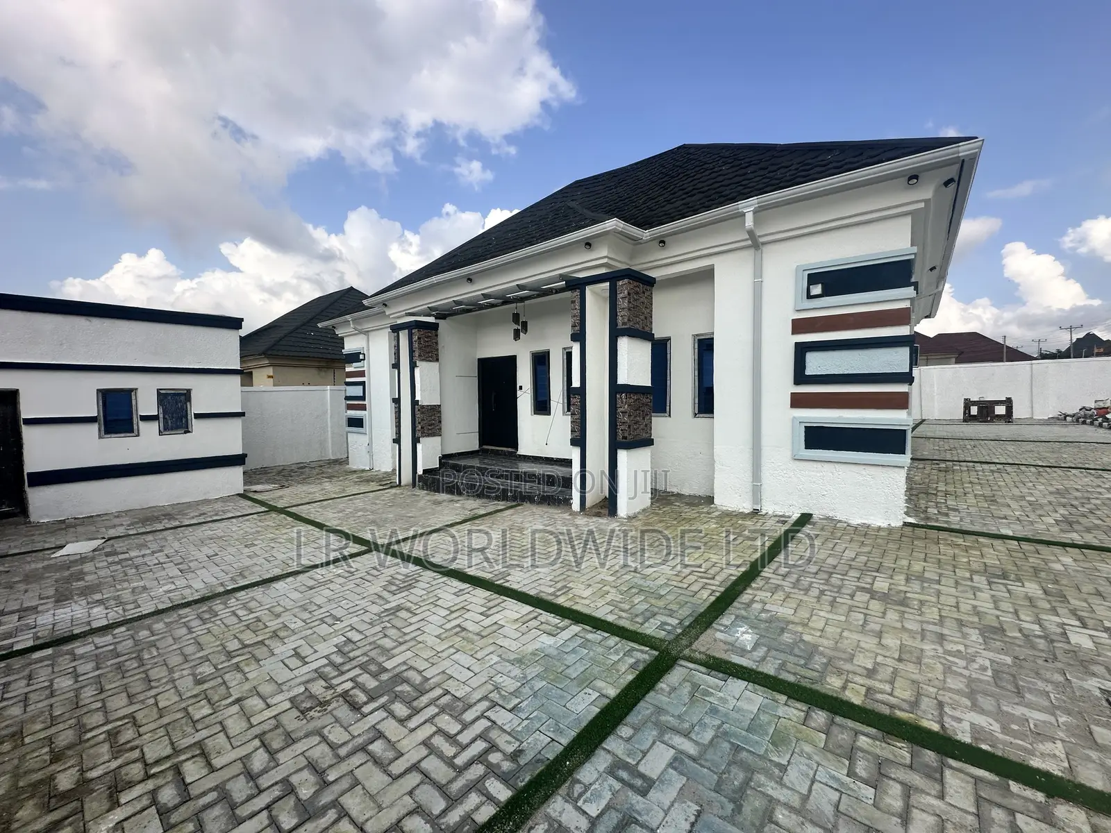 3bdrm Bungalow in Efab, Gwarinpa for sale in Gwarinpa
