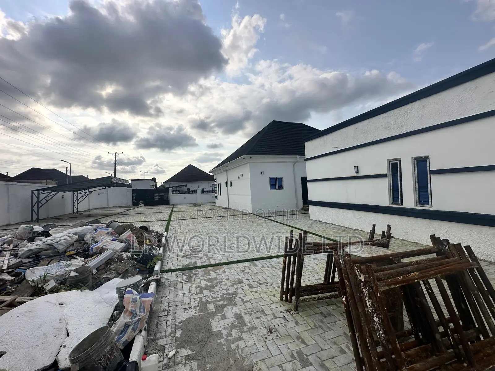 3bdrm Bungalow in Efab, Gwarinpa for sale in Gwarinpa