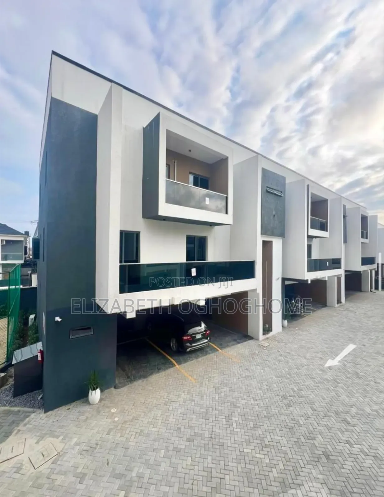 4bdrm Duplex in Ikate for sale in Ikate