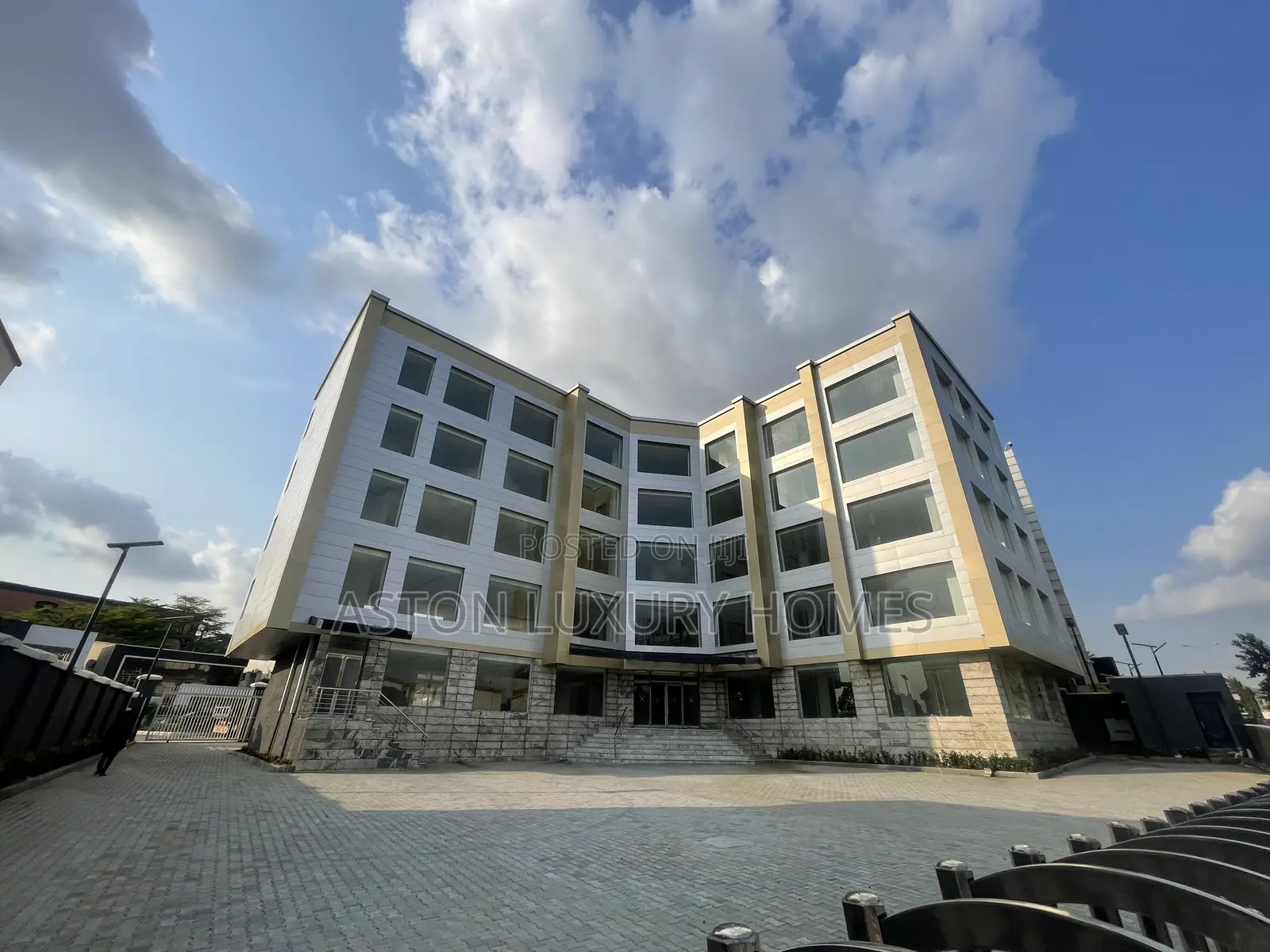 Luxury Commercial Property for Sale in Wuse 2