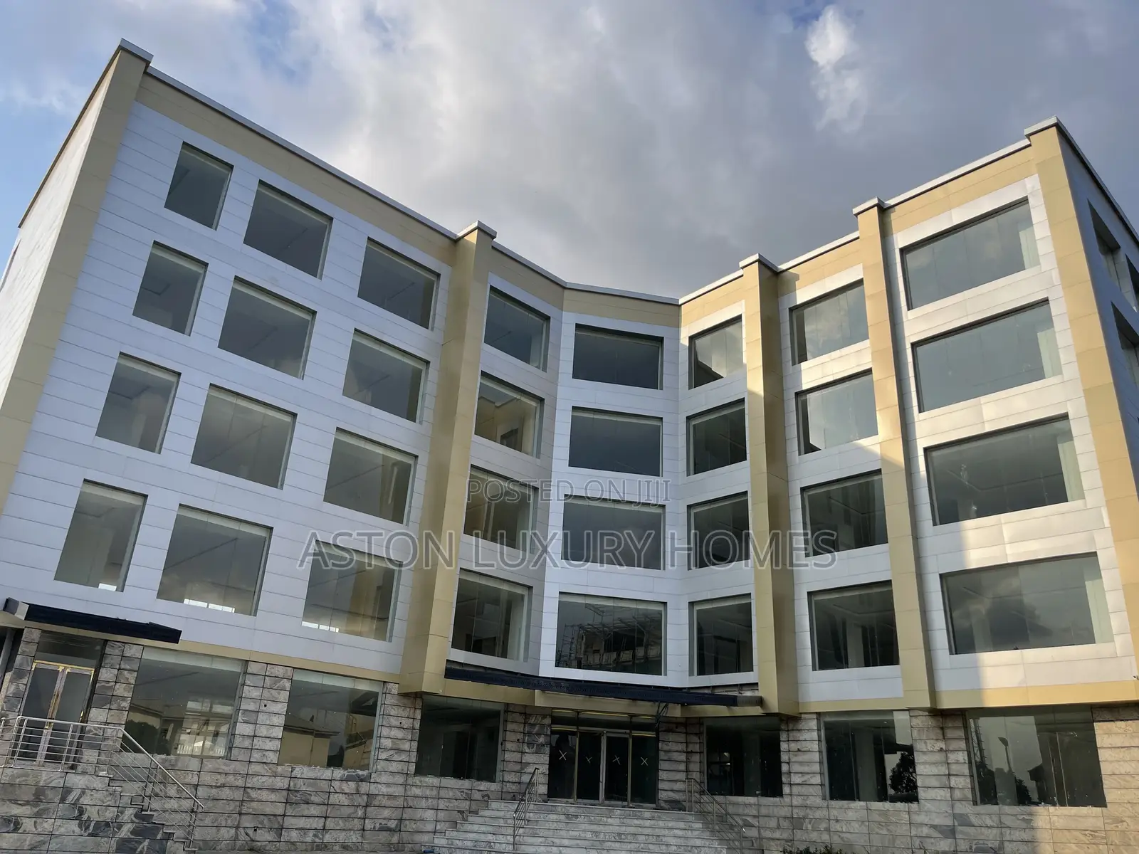 Luxury Commercial Property for Sale in Wuse 2