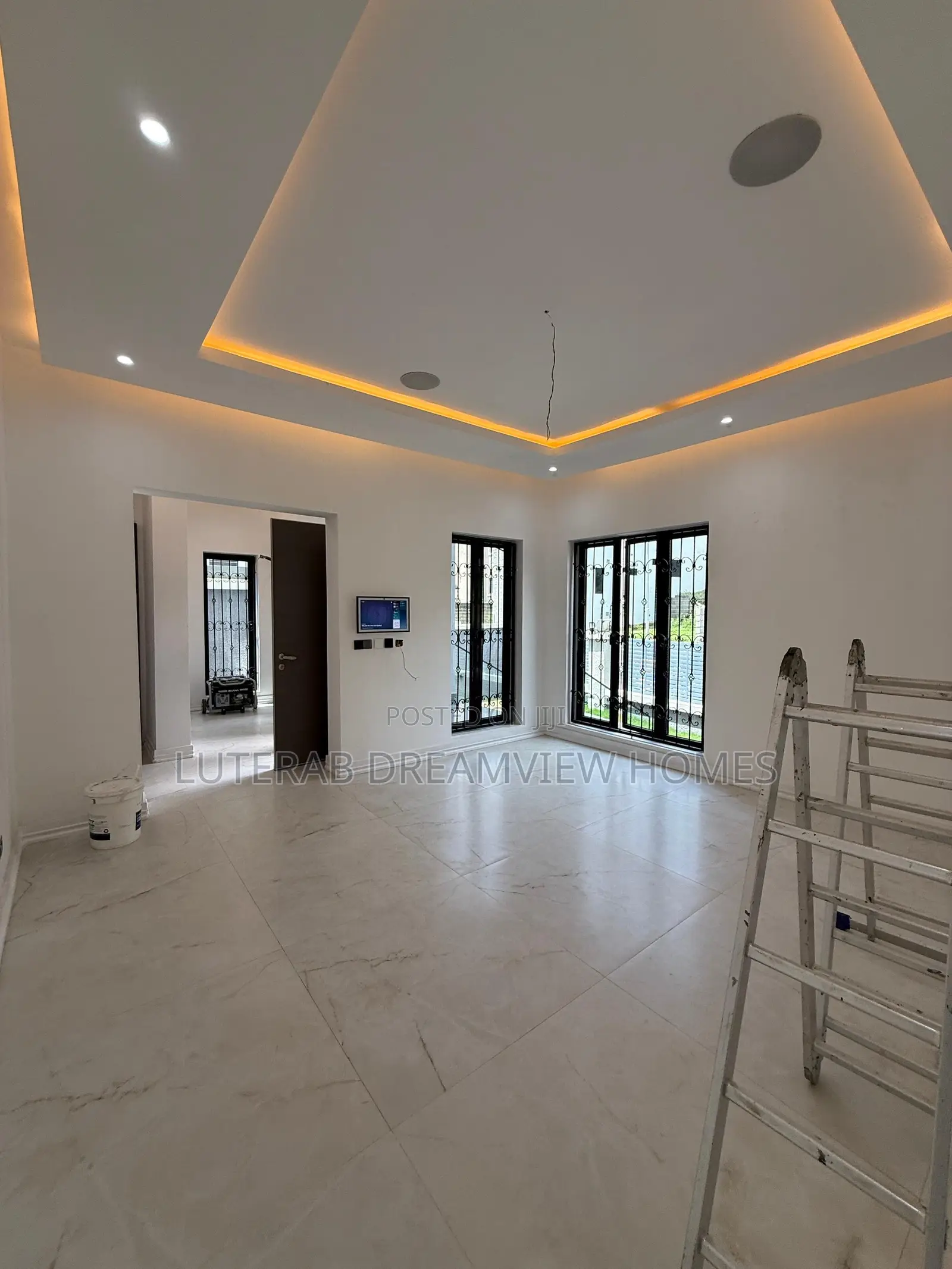 5bdrm Duplex in Guzape for sale in Guzape District