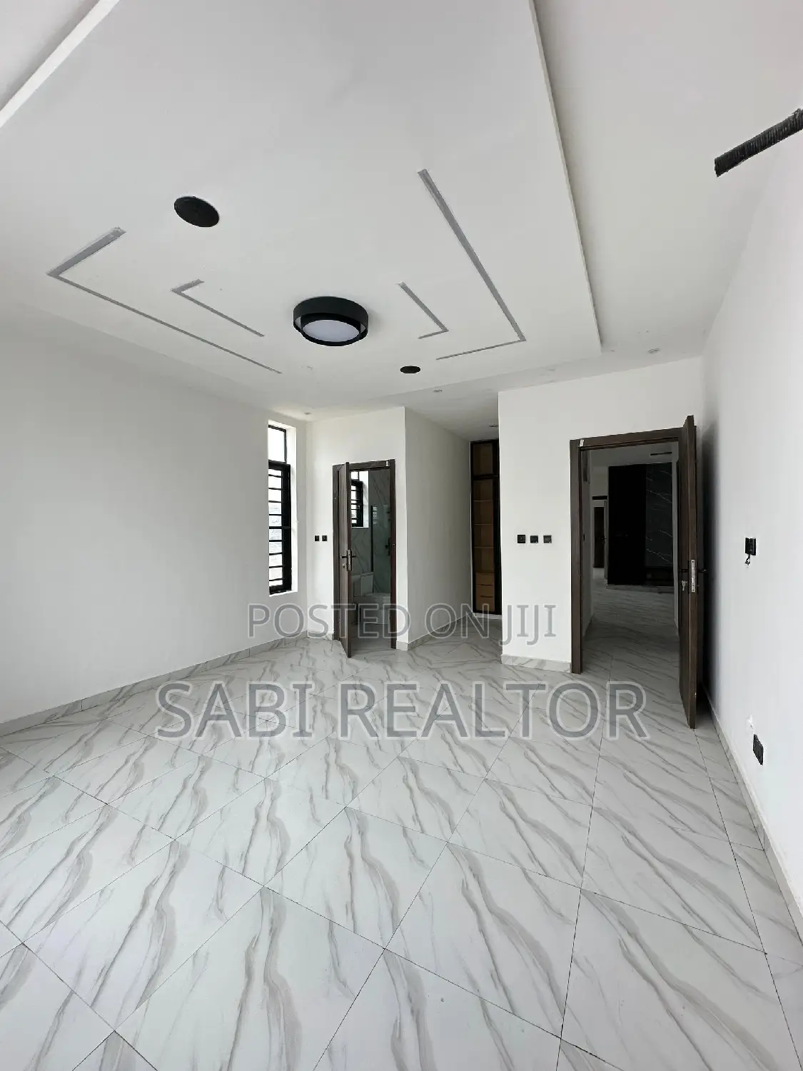 Furnished 5bdrm Duplex in Chevron for sale in Chevron