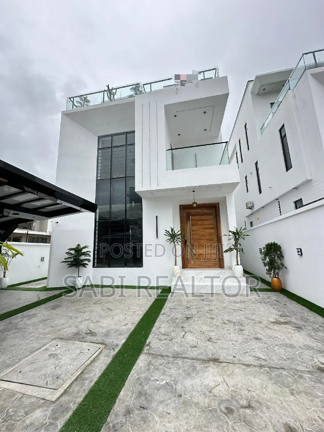 Furnished 5bdrm Duplex in Chevron for sale in Chevron