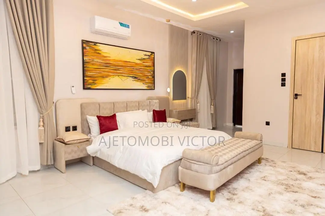 Luxury 3bedroom Duplex Self Compound in Lekki Phase 1