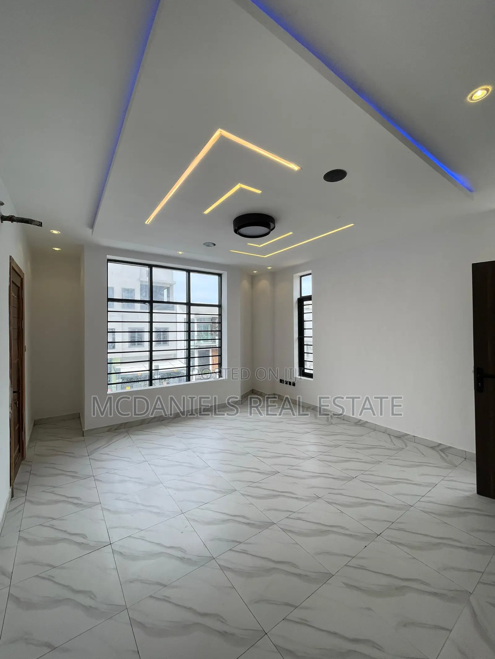 Furnished 5bdrm Duplex in Chevron for sale in Chevron
