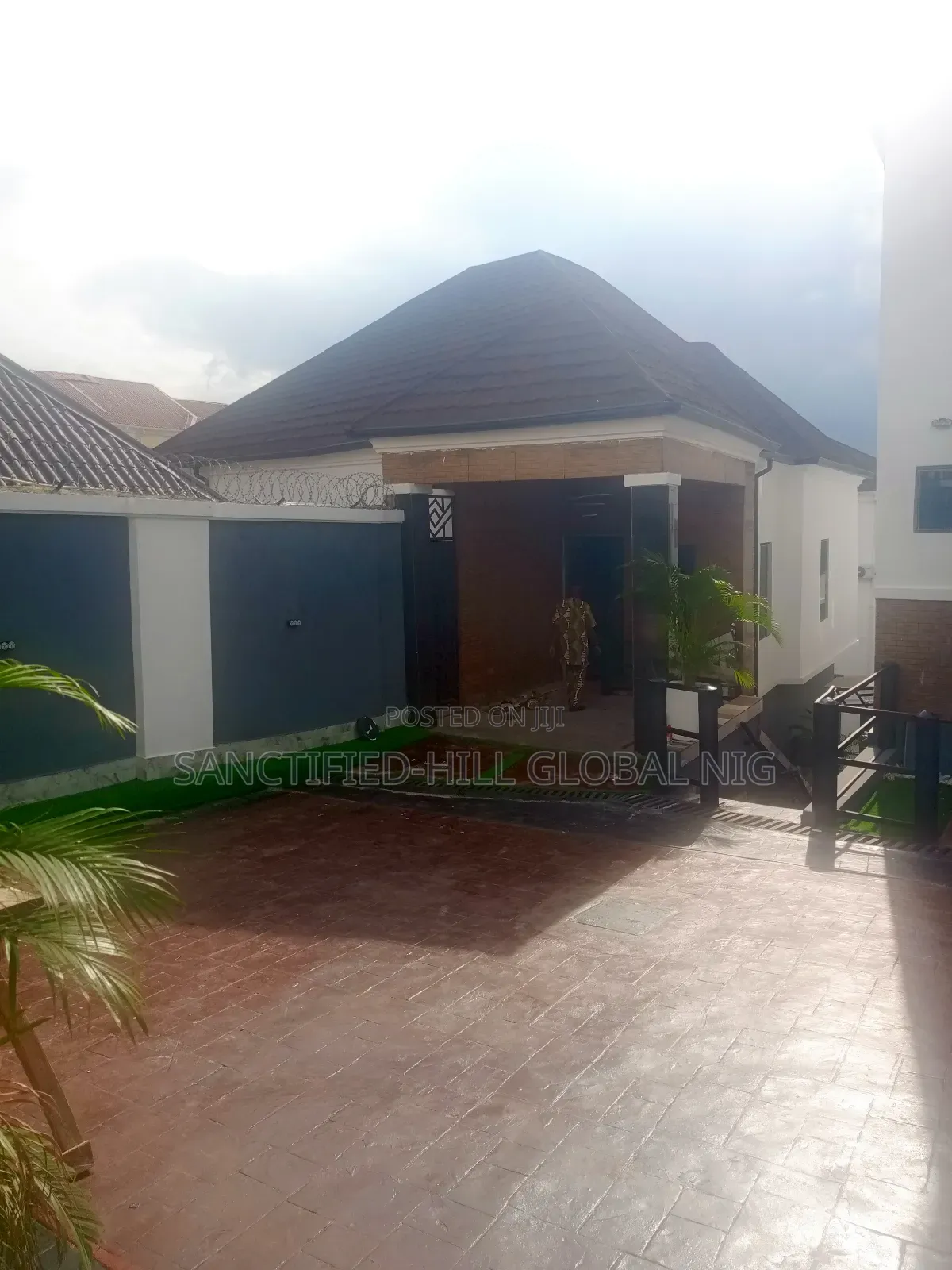 3bdrm Block of Flats in Nafvalley, Asokoro for sale in Asokoro