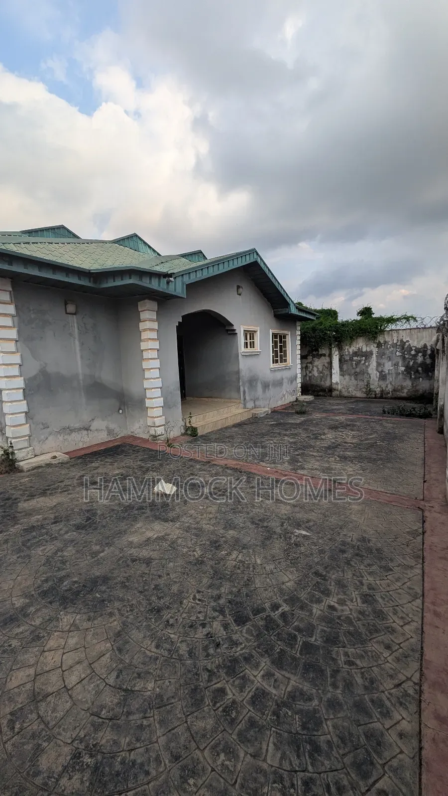 7bdrm Bungalow in Golden Estate, Ajara, Akobo for sale in Akobo