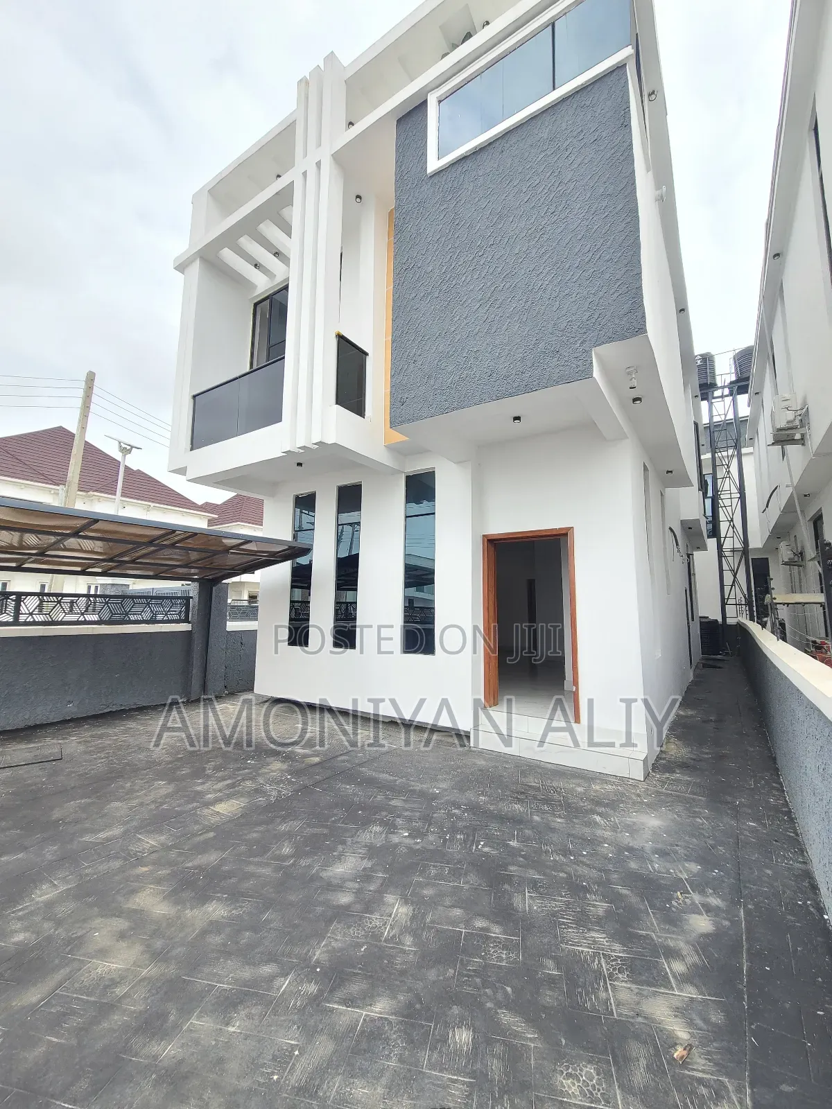 4bdrm Duplex in Hrc Estate, Lekki for sale in Lekki