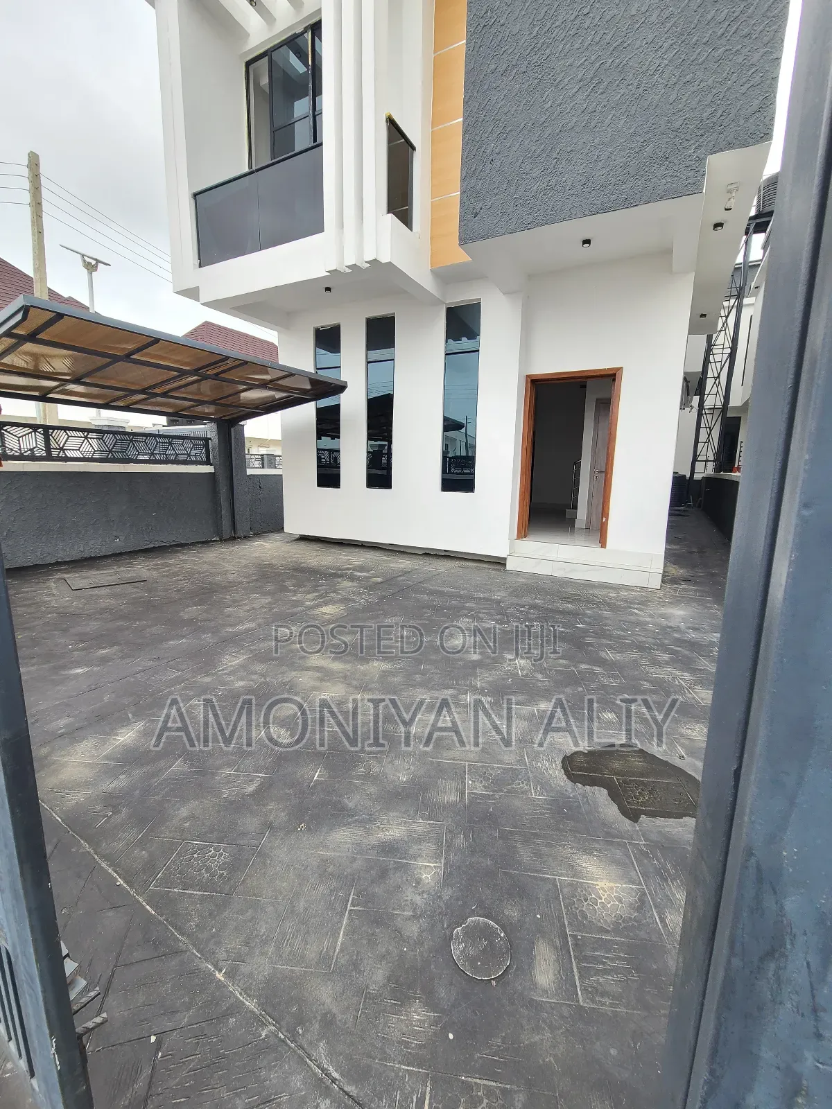 4bdrm Duplex in Hrc Estate, Lekki for sale in Lekki