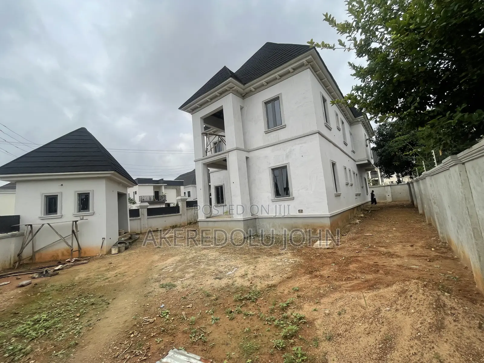 4bdrm Duplex in Apo Resettlement for sale in Apo Resettlement