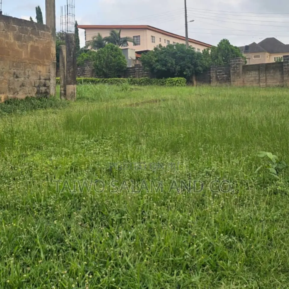 2500sqm of Residential Land at Pine Avenue Main Alalubosa Gra Ibadan in Alalubosa