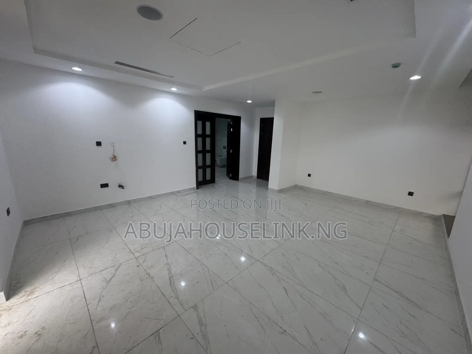 6bdrm Duplex in Guzape Main Abuja for sale in Guzape District
