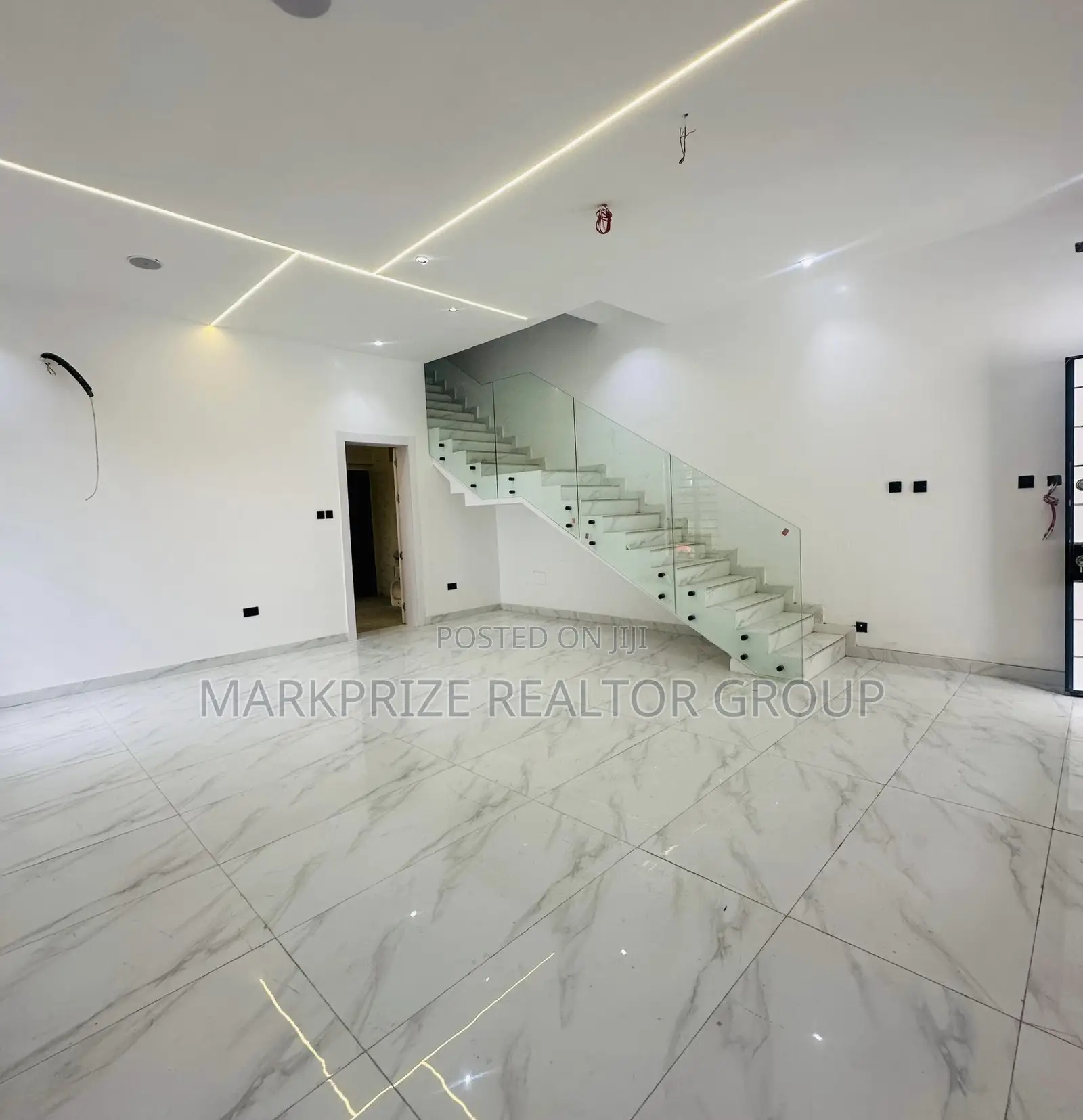 4bdrm Duplex in Ikeja Gra Lagos for sale in Ikeja GRA