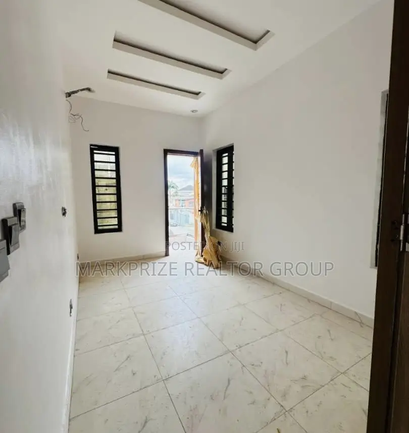 5bdrm Duplex in Adeniyi Jones Ikeja for sale in Adeniyi Jones
