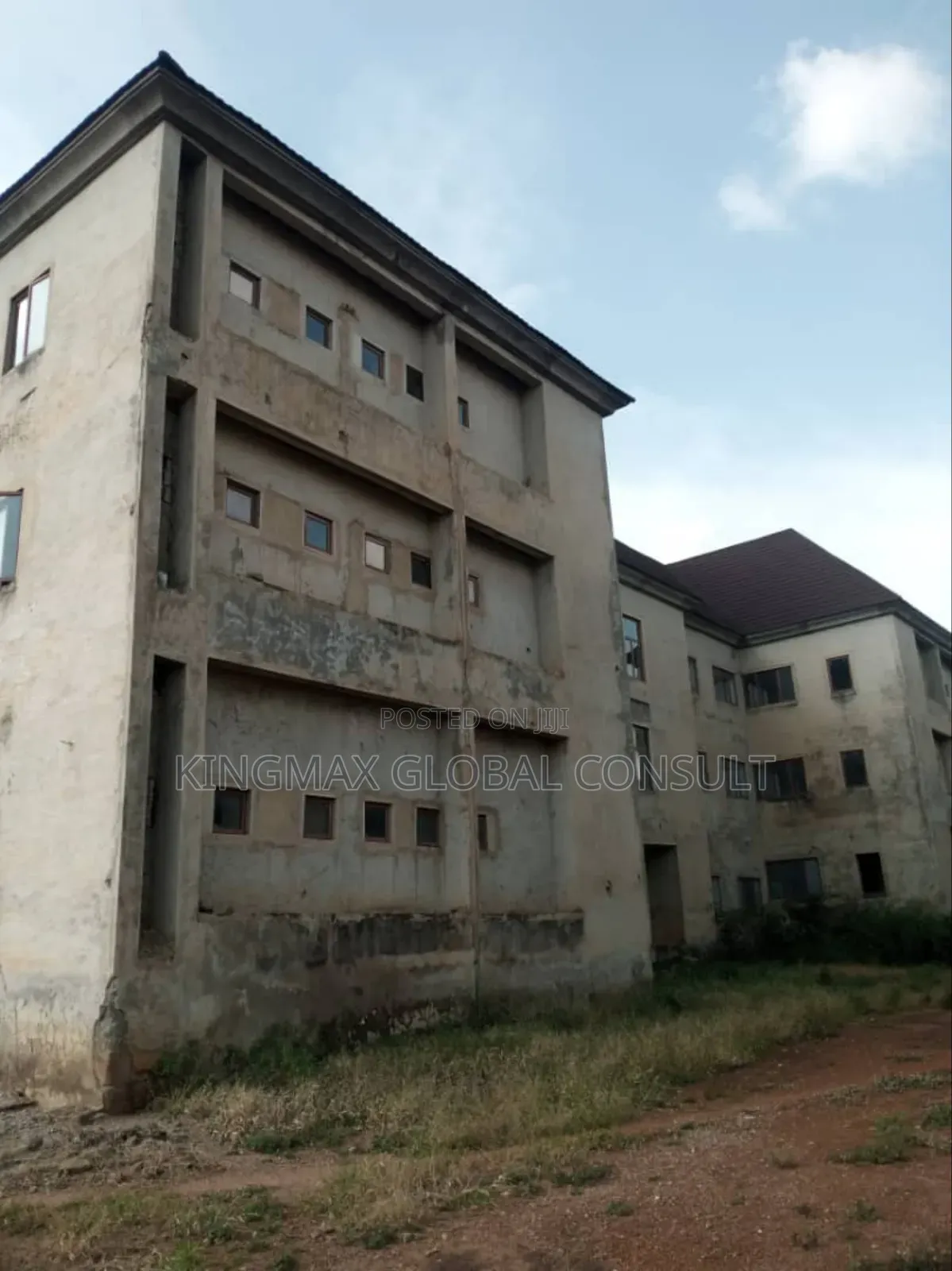 A Built Up University in the Heart of Abuja for Distress Sale in Gwarinpa