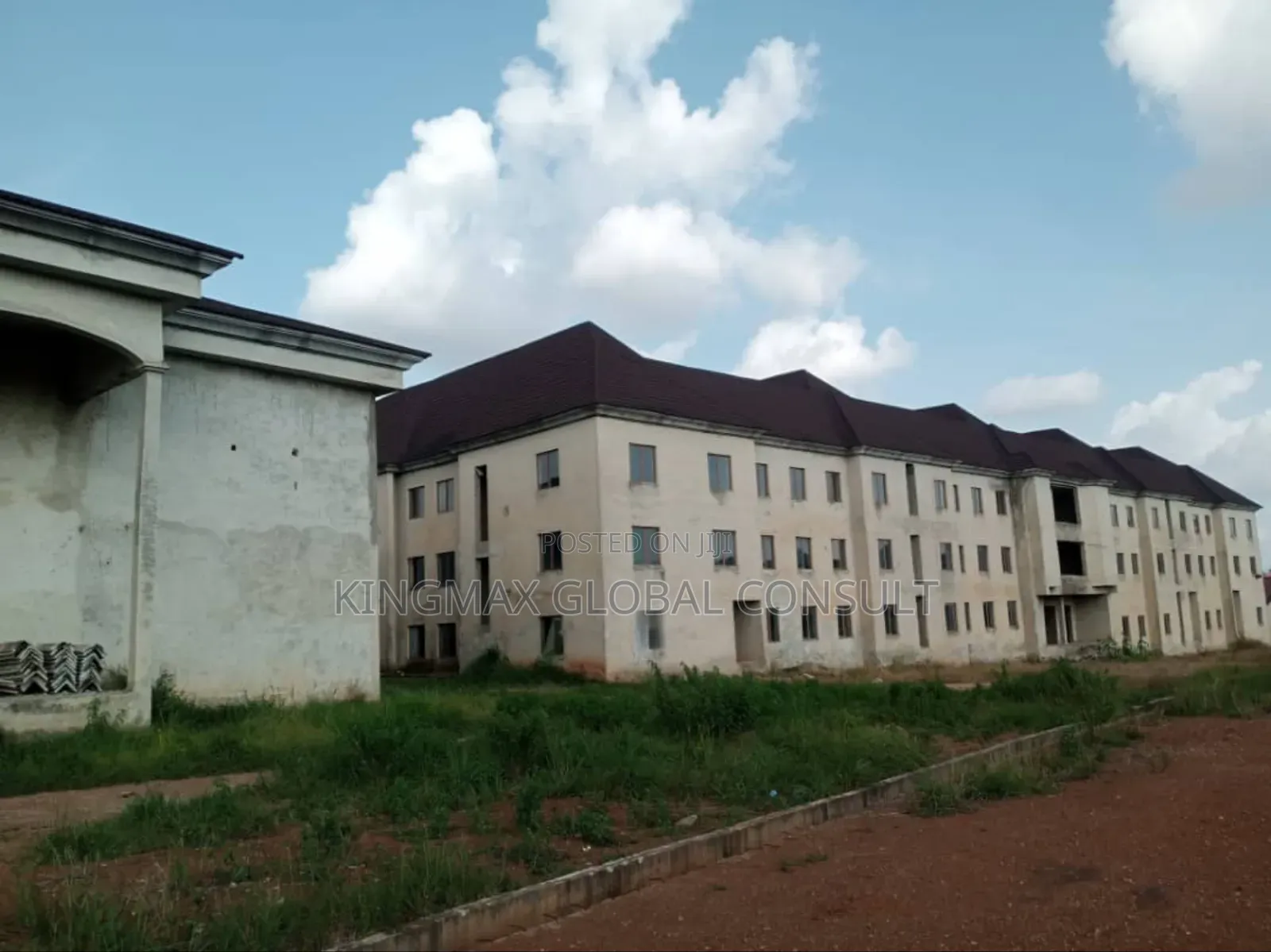 A Built Up University in the Heart of Abuja for Distress Sale in Gwarinpa