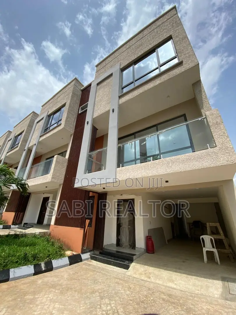 Furnished 4bdrm Duplex in Omole Phase1 for sale in Omole Phase 1