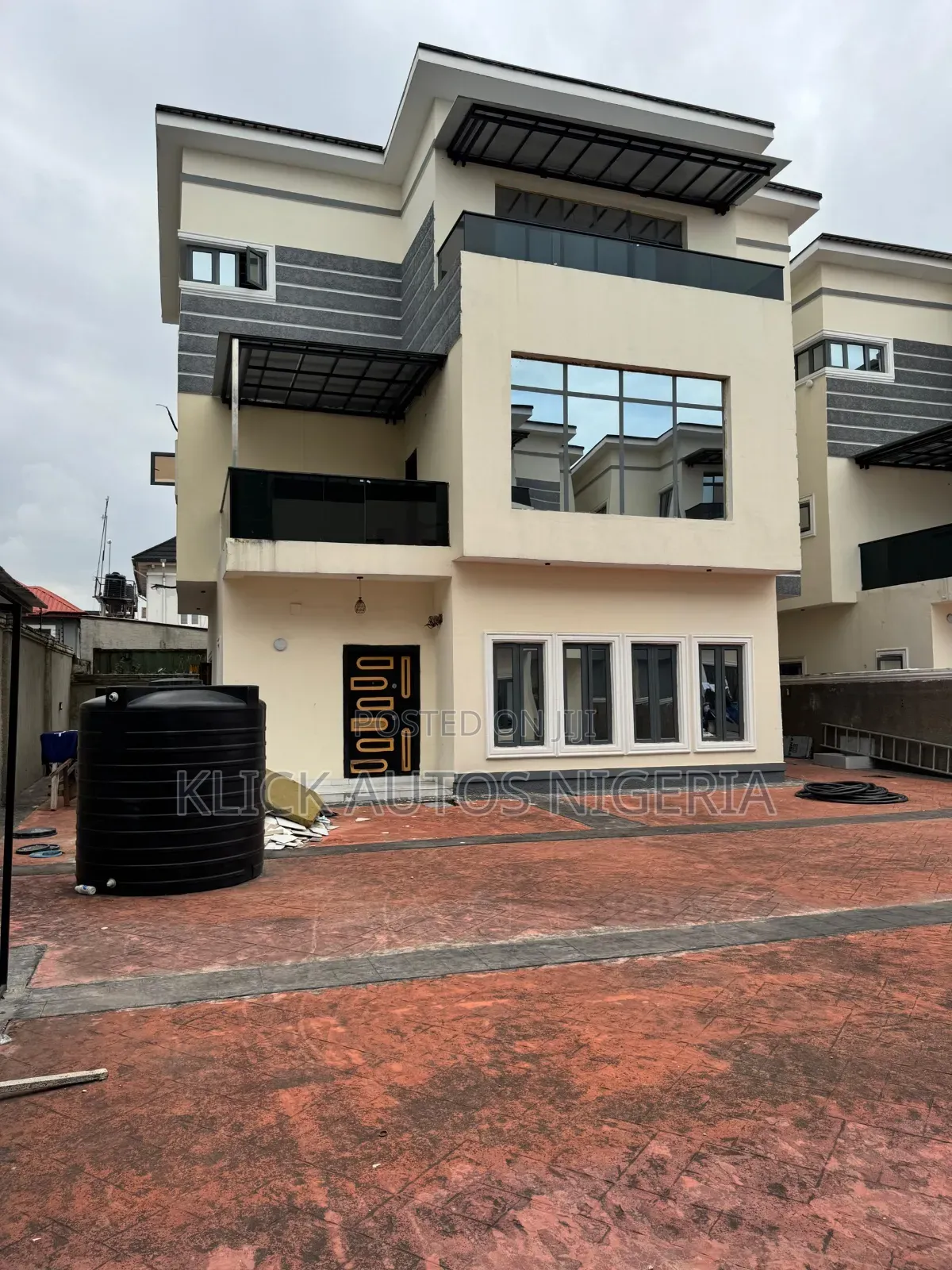 4bdrm Duplex in Ikate for sale in Ikate