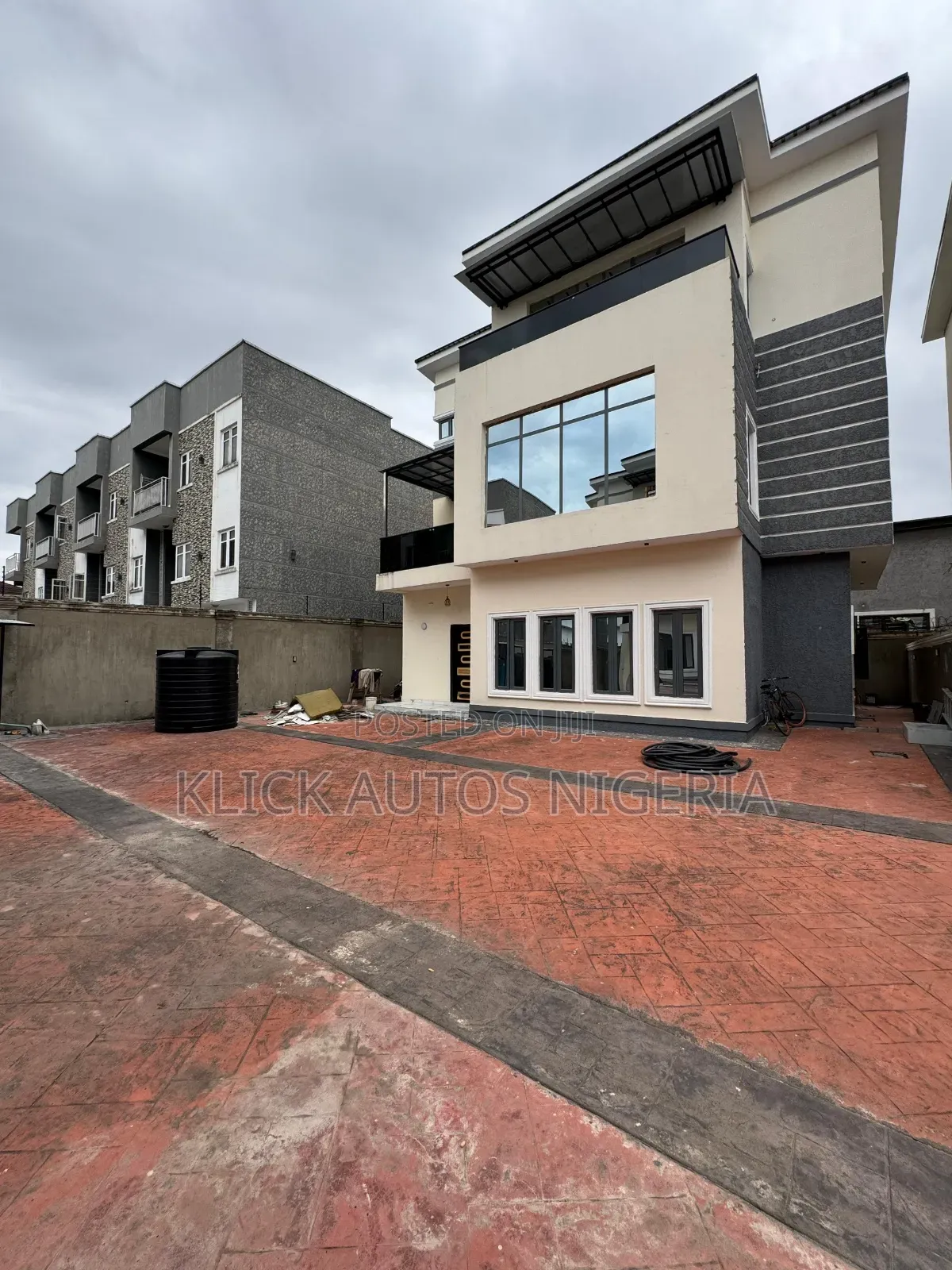 4bdrm Duplex in Ikate for sale in Ikate