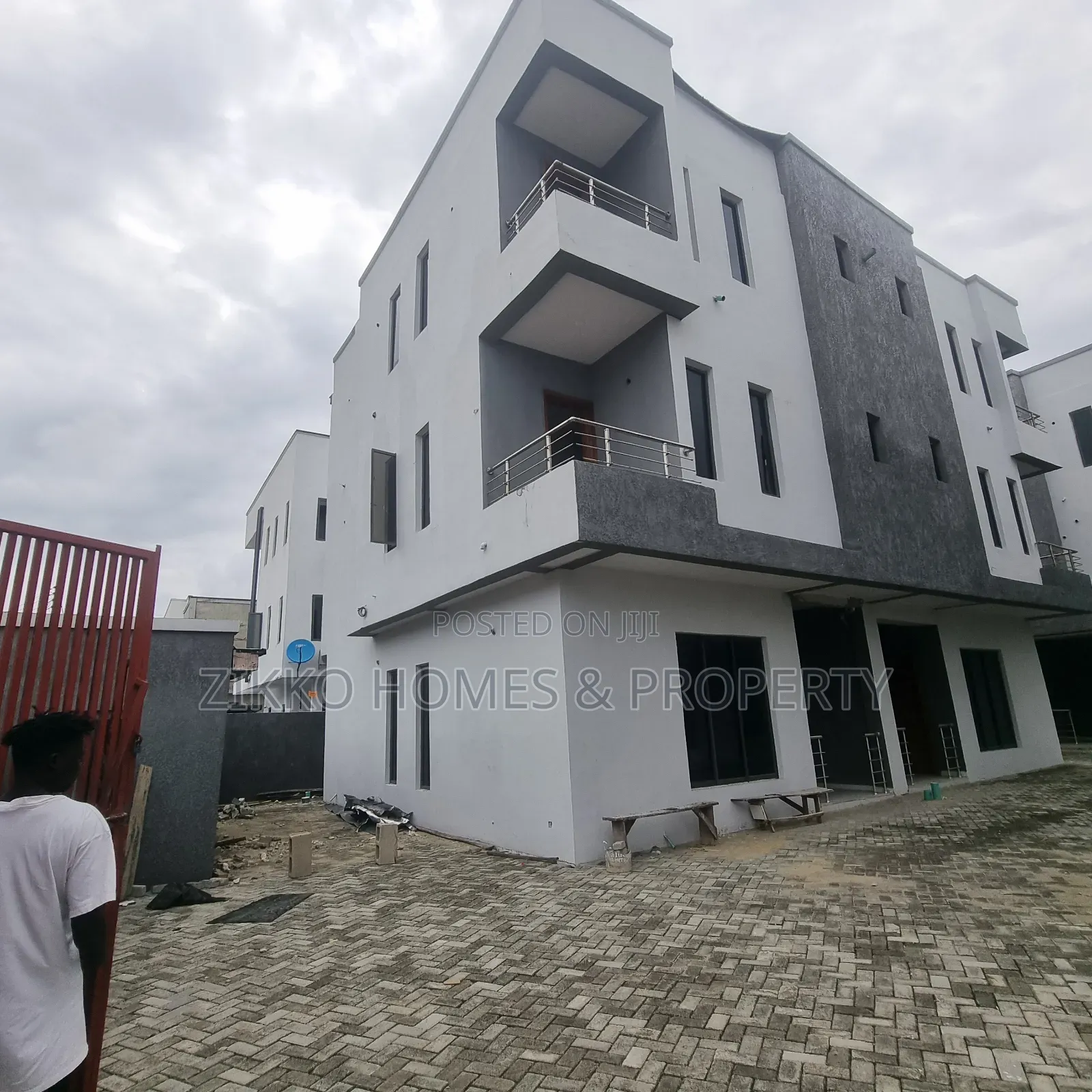 4bdrm Townhouse/Terrace In Ikota Gra, Lekki For Sale in Lekki