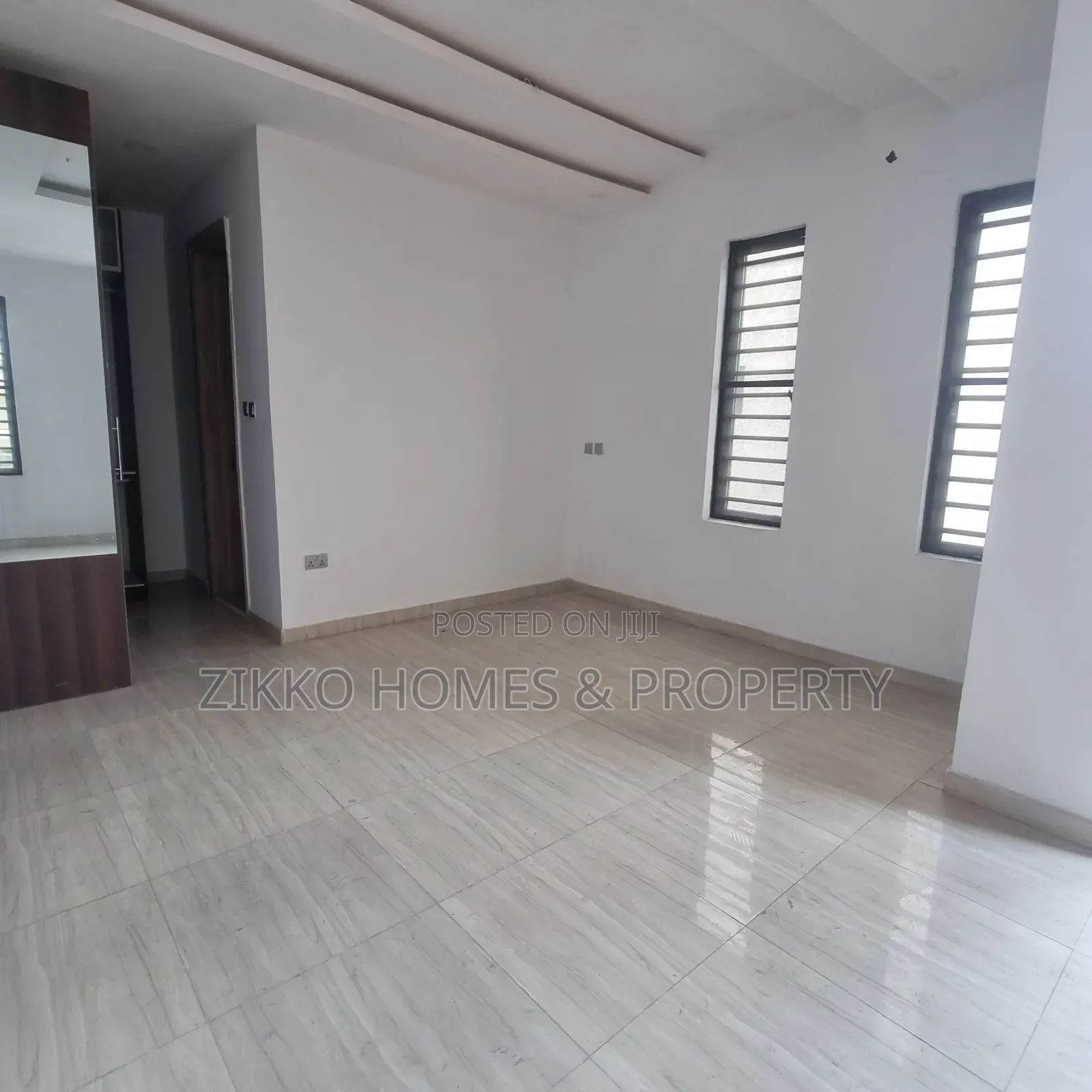 4bdrm Townhouse/Terrace In Ikota Gra, Lekki For Sale in Lekki