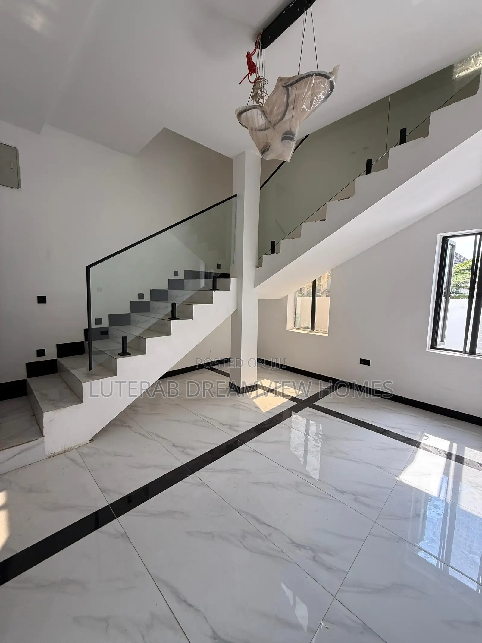 5bdrm Duplex in Guzape for sale in Guzape District