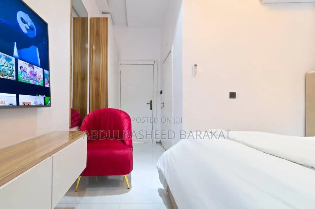Spacious Studio With Netflix and Lot More in Chevron