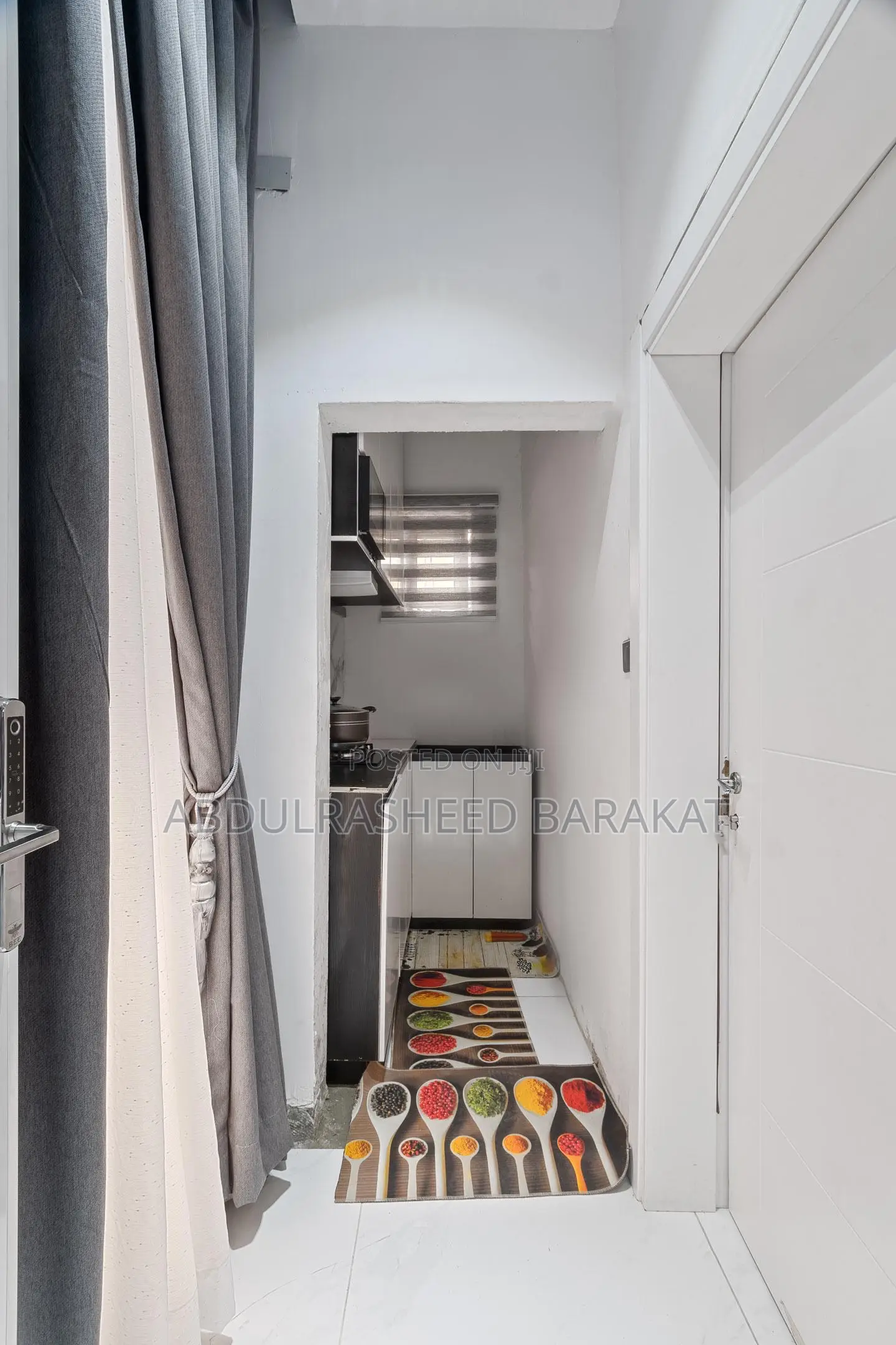 Spacious Studio With Netflix and Lot More in Chevron