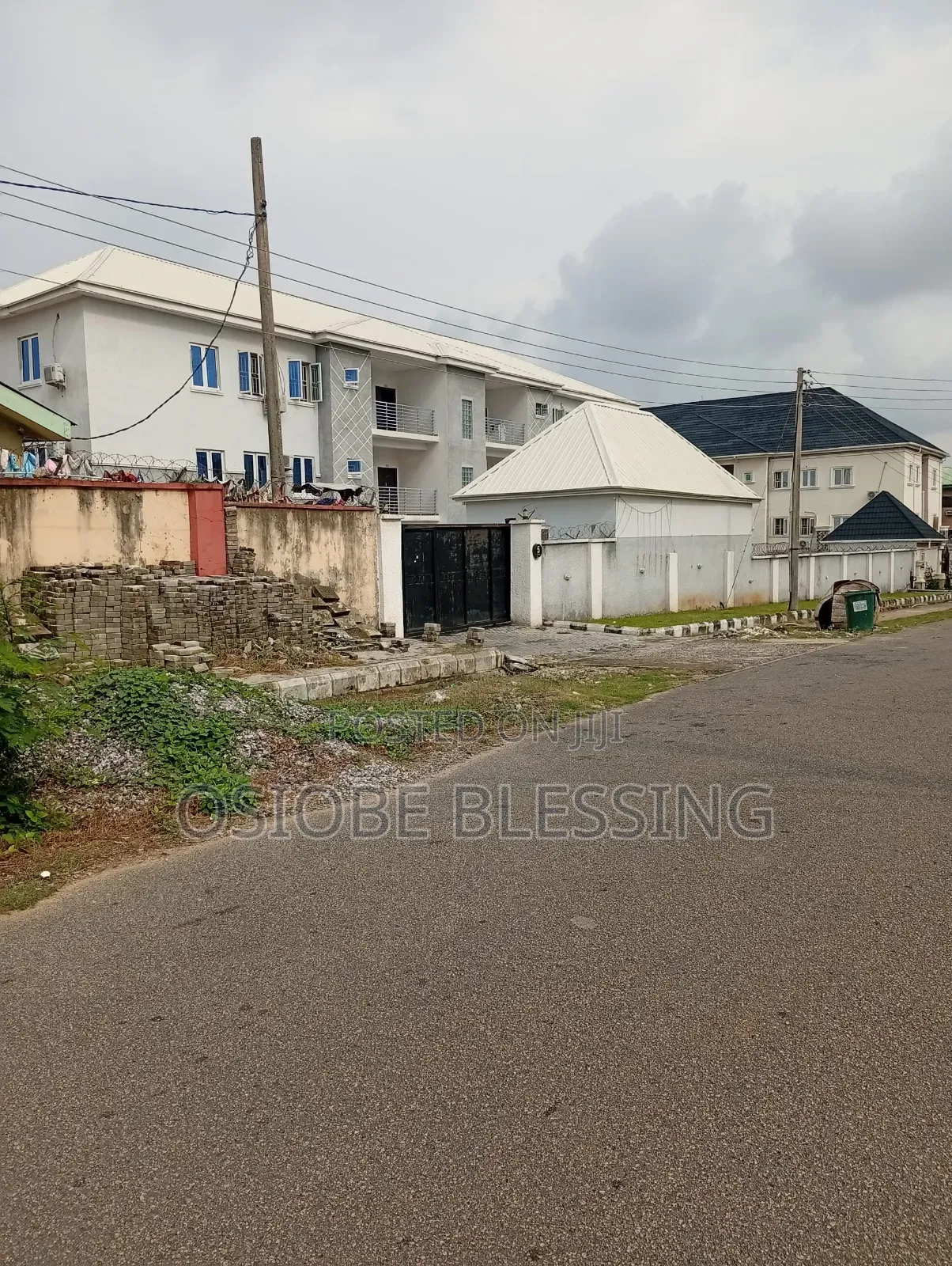 3bedrooms in a Secured Estate in Gwarimpa in Gwarinpa